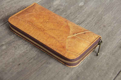 BY COPALA Brieftasche Portemonnaie / Brieftasche aus recycelten Blättern, Dieses Kork Portemonnaie ist handmade & vegan