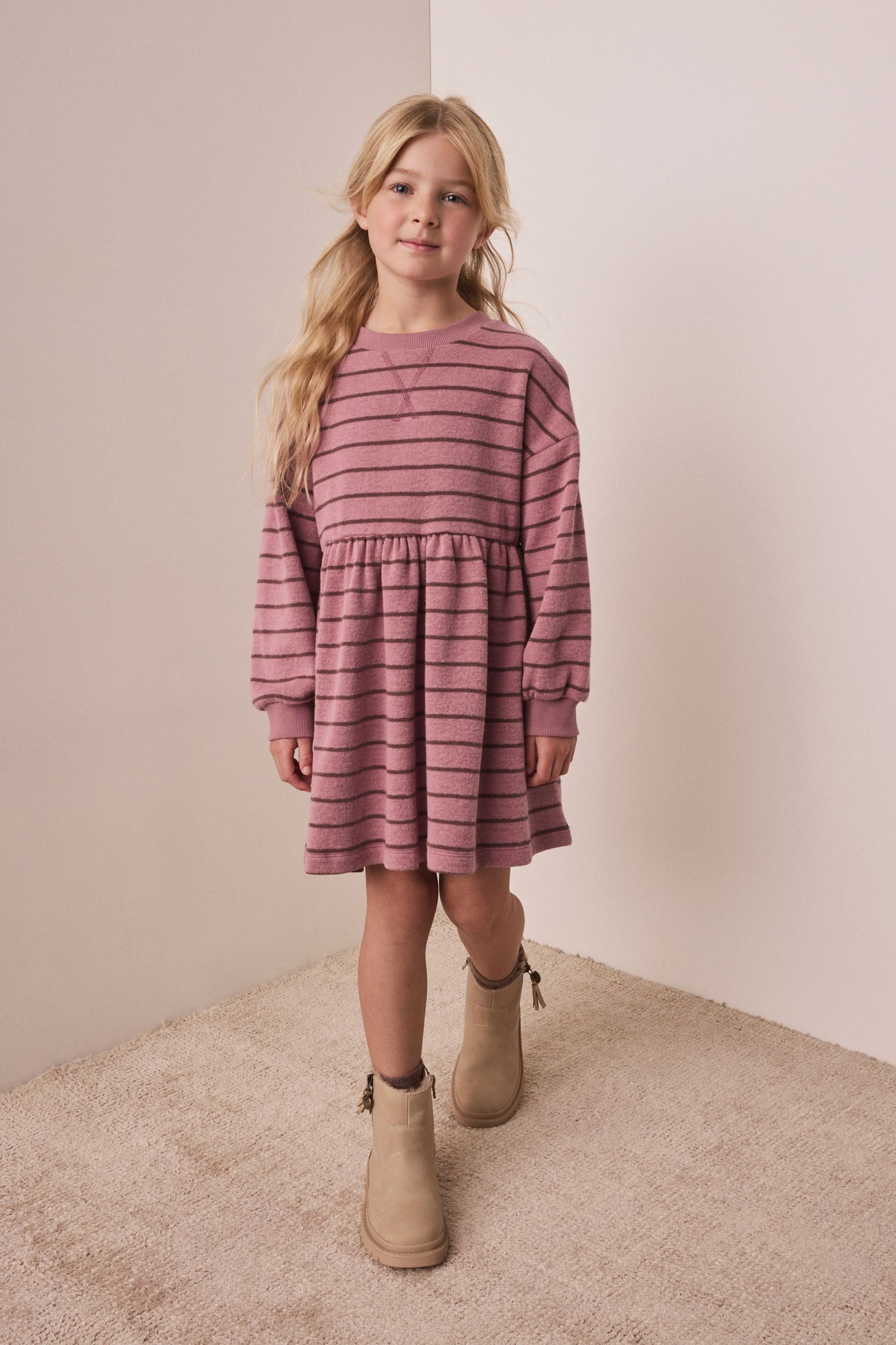 Next Sweatkleid Gemütliches Pulloverkleid mit Rippenstruktur (1-tlg)