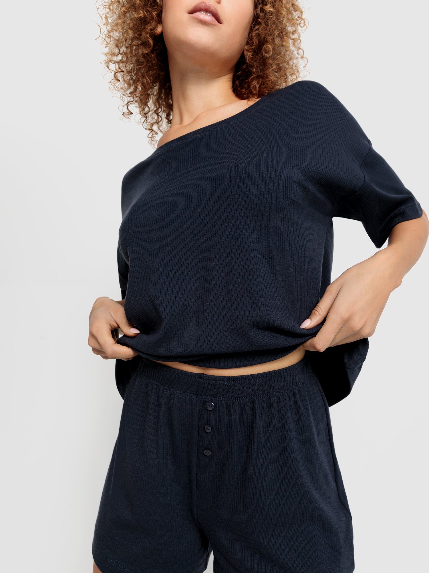 LSCN by LASCANA Shorty (Set, 2 tlg) mit Zierknopfleiste an der Hose