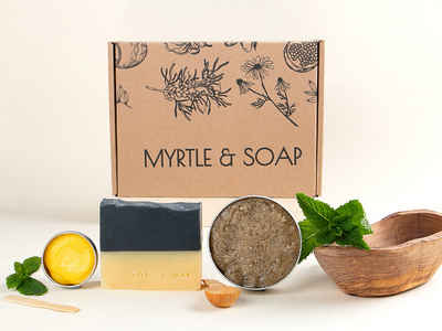 Myrtle & Soap Pflege-Geschenkbox Handgemachtes Naturkosmetik Set, Premium Hautpflege, Geschenk Frauen Set, 4-tlg.