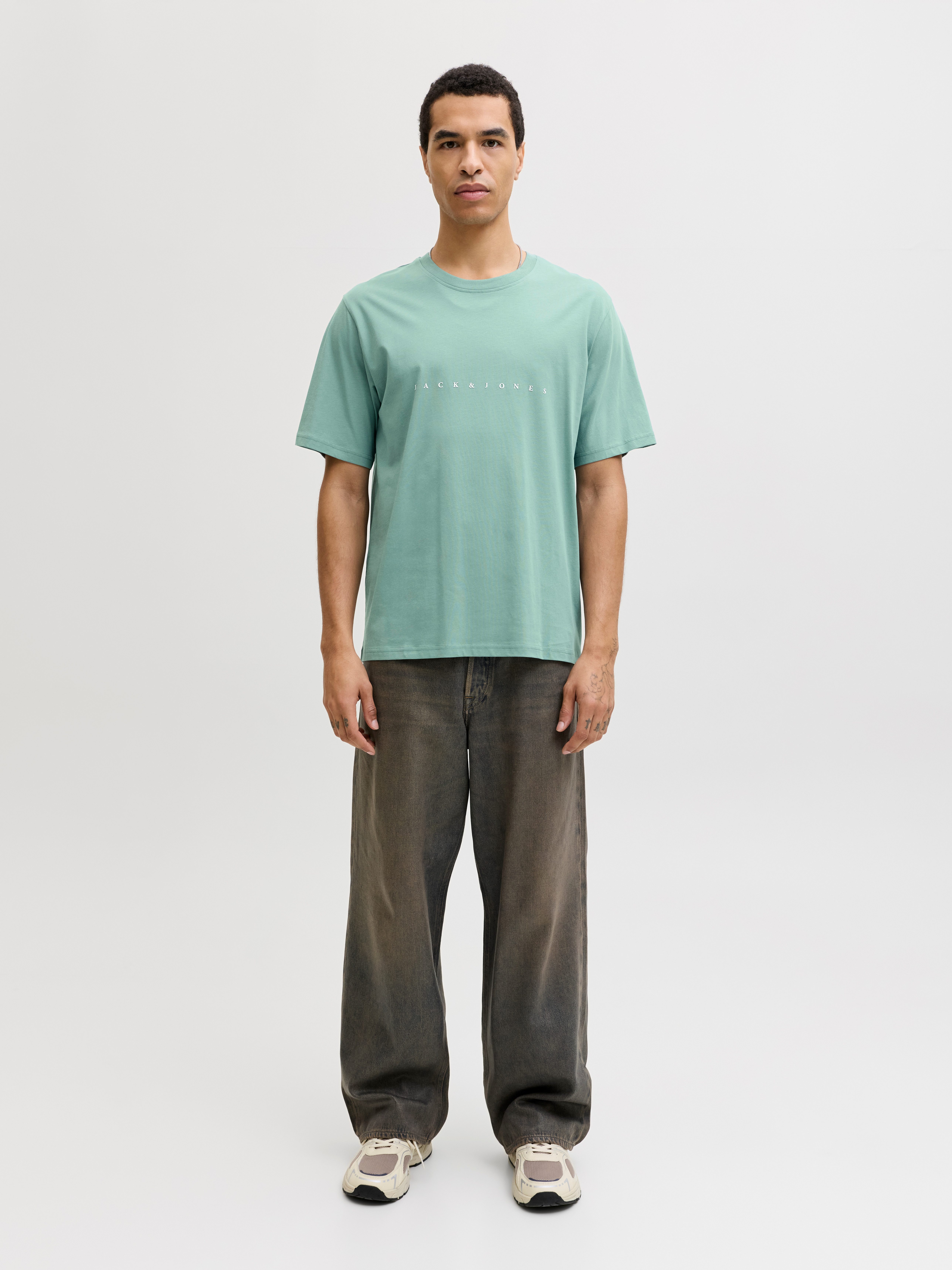 Jack & Jones Rundhalsshirt JJESTAR mit Pigmentprint und Baumwollgefühl Baumwolle, relaxed fit – Bild 5 von 5