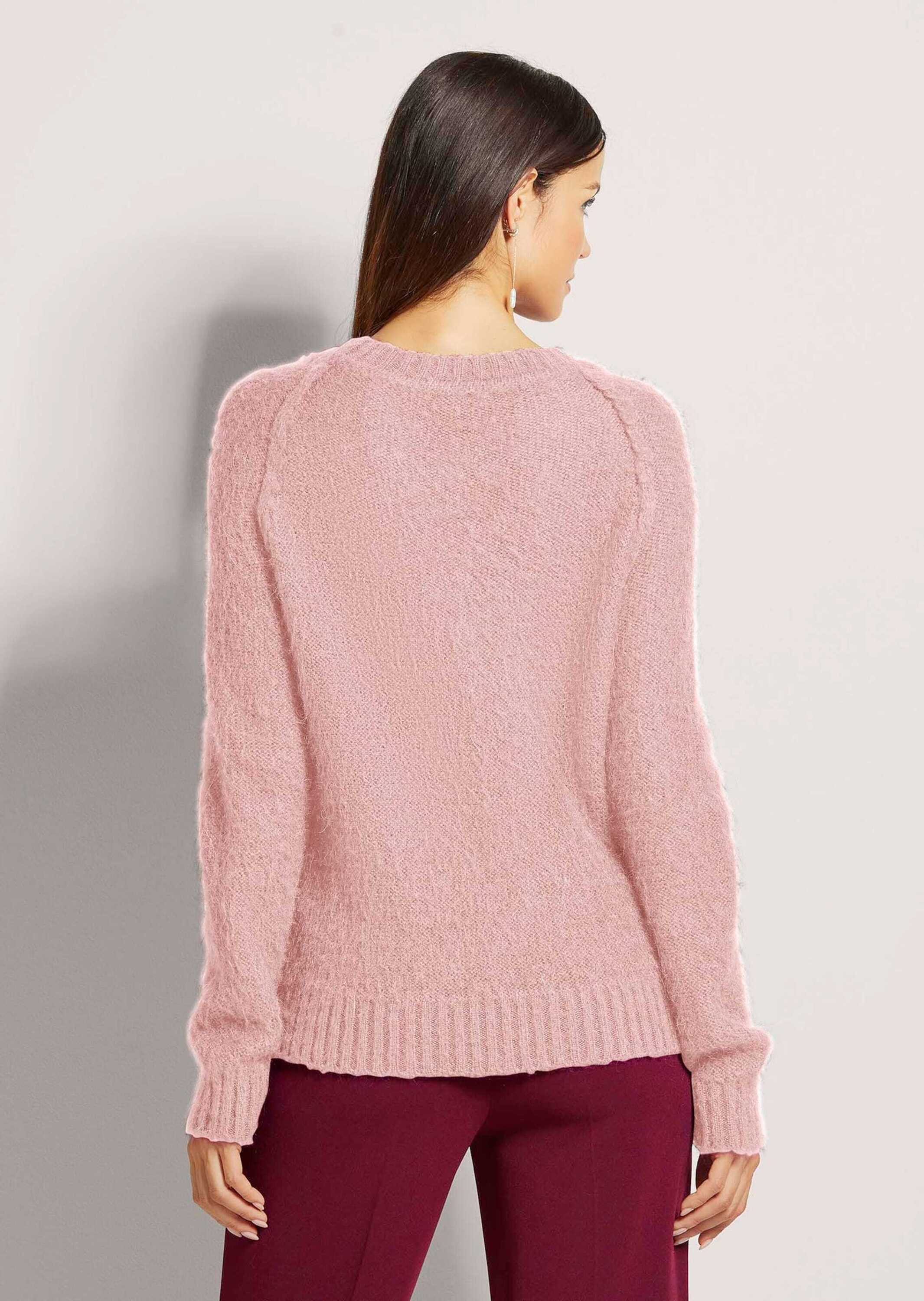 MADELEINE Strickpullover Flauschiger Pullover mit Raglanärmeln Uni-Design, klassischer Rundhalsausschnitt, ohne Verschluss