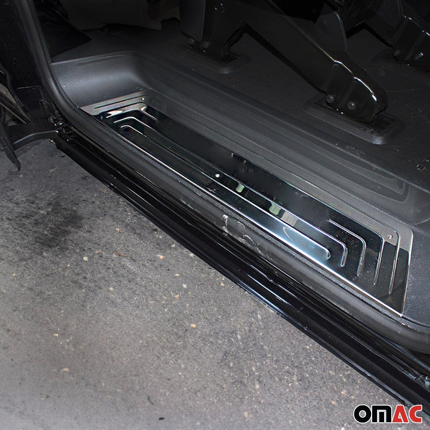 OMAC Zierleisten-Aufkleber Einstiegsleisten für VW T6 T6.1 alle 2015-2024 Chrom 4x, (4tlg), Langlebig,Einfache Reinigung,Einfache Installation,Rostbeständig