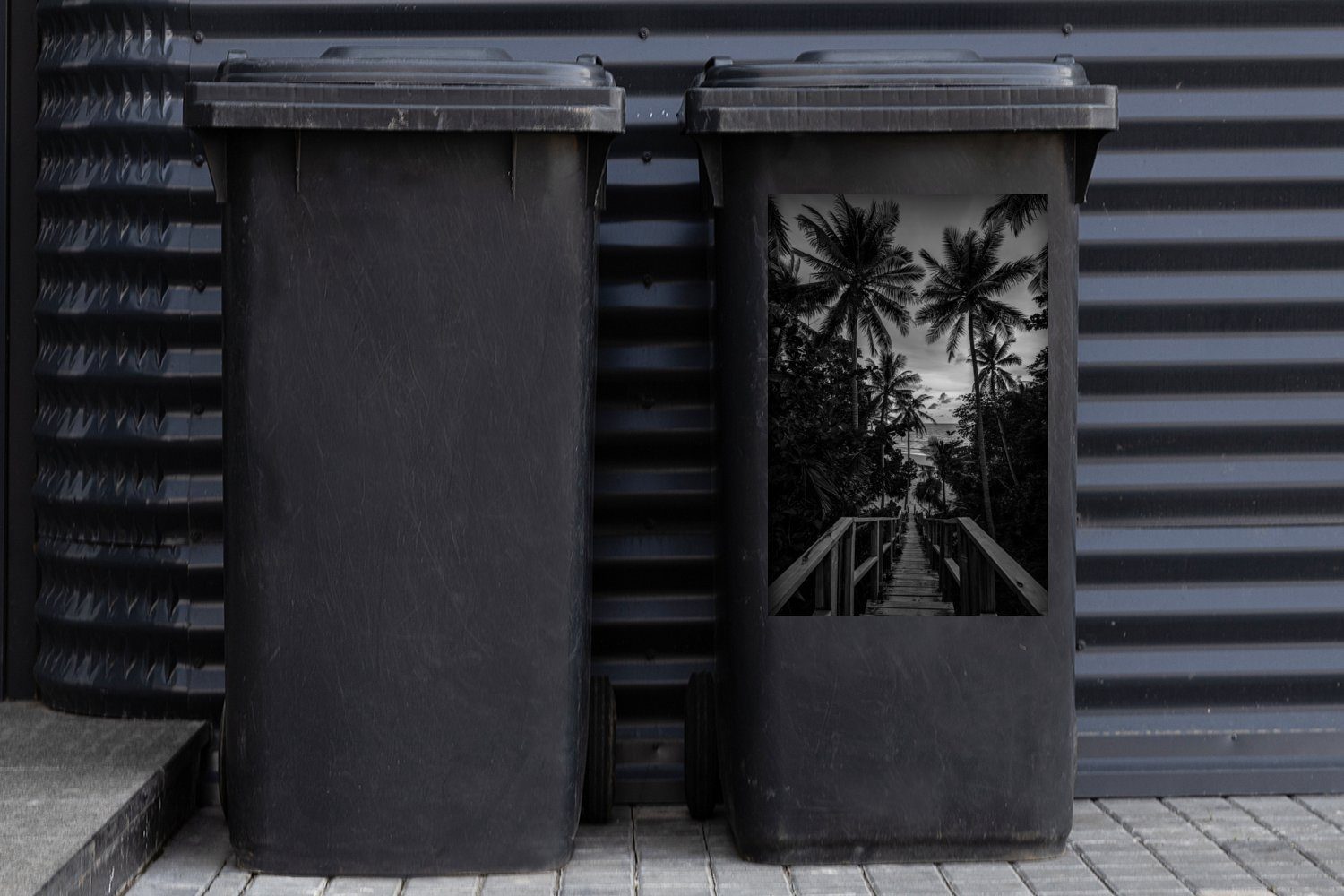 und Palmen in schwarz St), Sticker, Wandsticker (1 Mülltonne, Sonnenuntergang mit MuchoWow Abfalbehälter - Container, Phuket Mülleimer-aufkleber, weiß