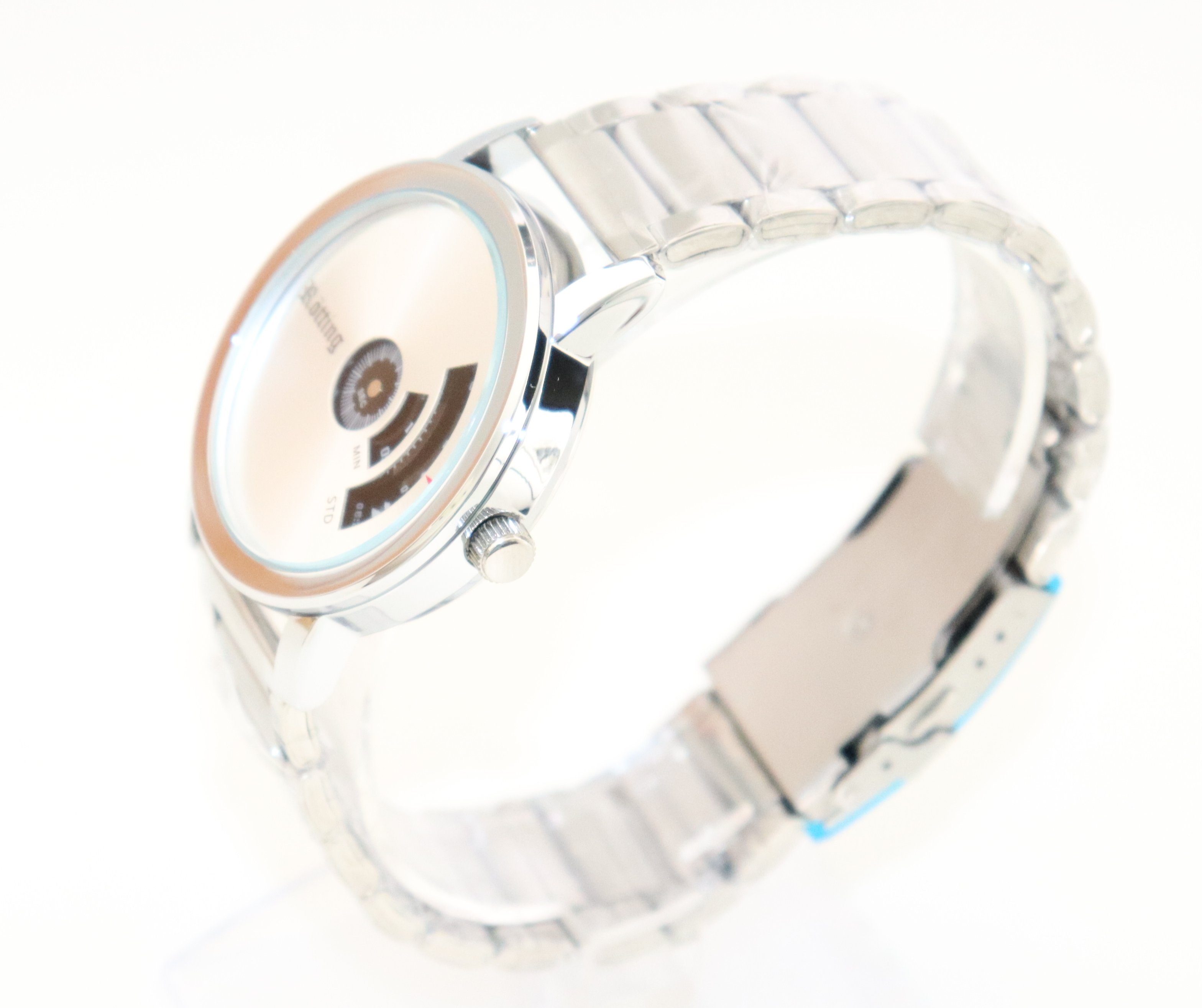 Rötting Design Quarzuhr Herrenuhr silberfarben Ziffernblatt mit einer innovativen Zeitanzeige, aus der Collection "Rötting"