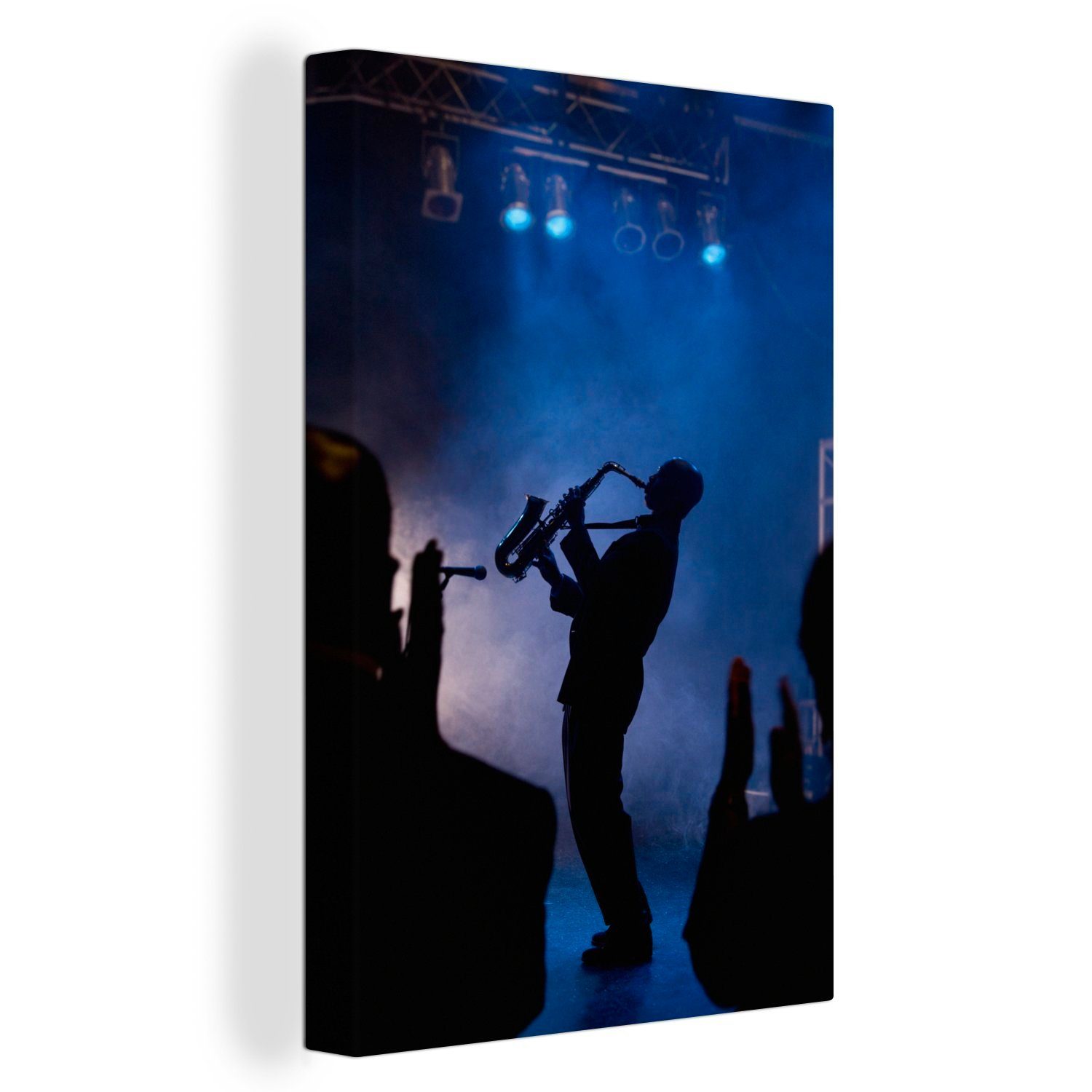 OneMillionCanvasses® Leinwandbild Musiker spielt Saxophon auf der Bühne, (1 St), Leinwandbild fertig bespannt inkl. Zackenaufhänger, Gemälde, 20x30 cm