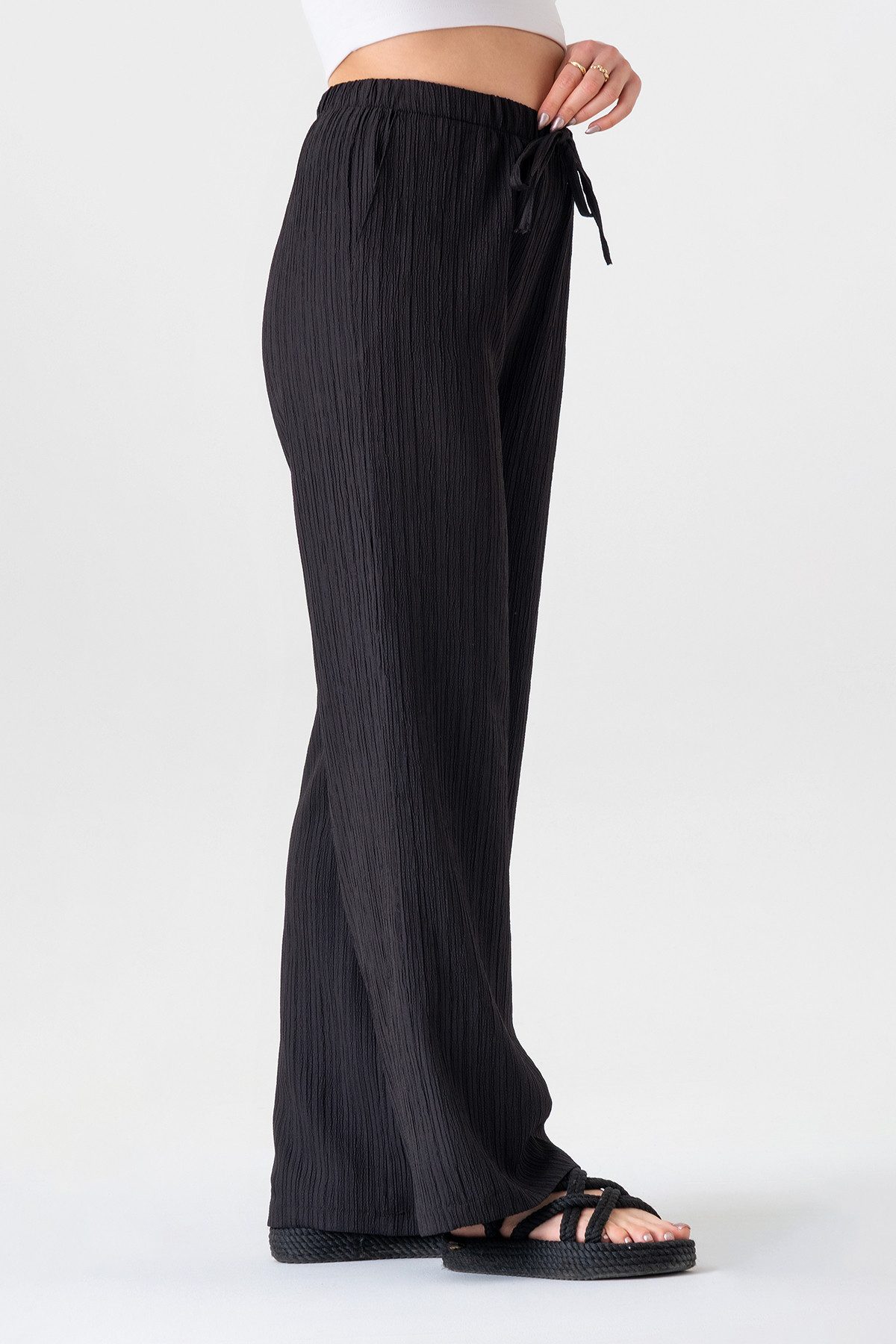 fashionshowcase Palazzohose Damen Sommerhose Crinkle Marlene-Hose mit weitem Bein Weiches & luftiges Material, leicht fallend, mit Crinkle-Struktur