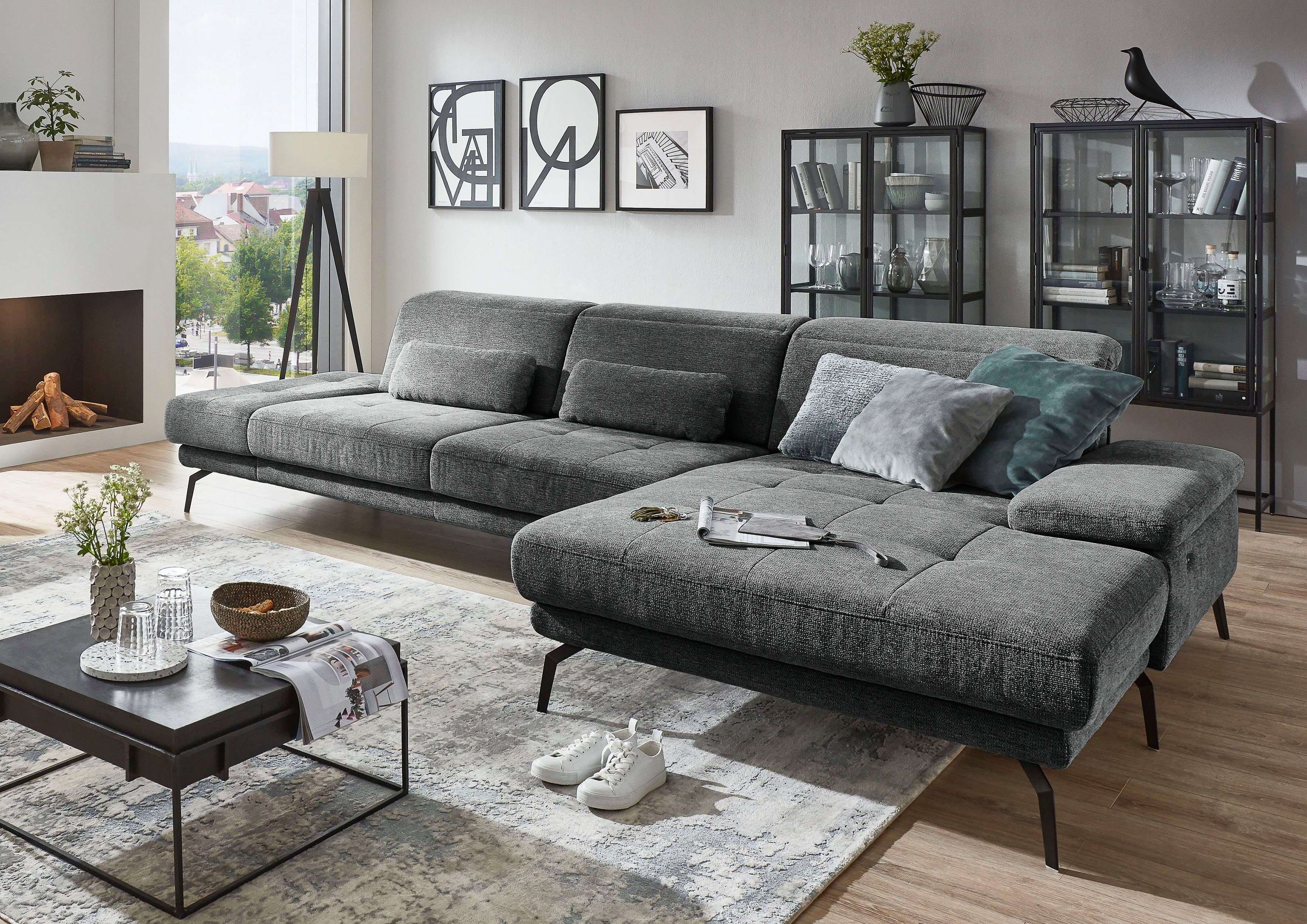 Die PlanBar Ecksofa MP-IN20126 L-Form mit Federkern-Polsterung, mit Kopfteilverstellung, optional Sitztiefen- & Armteilverstellung