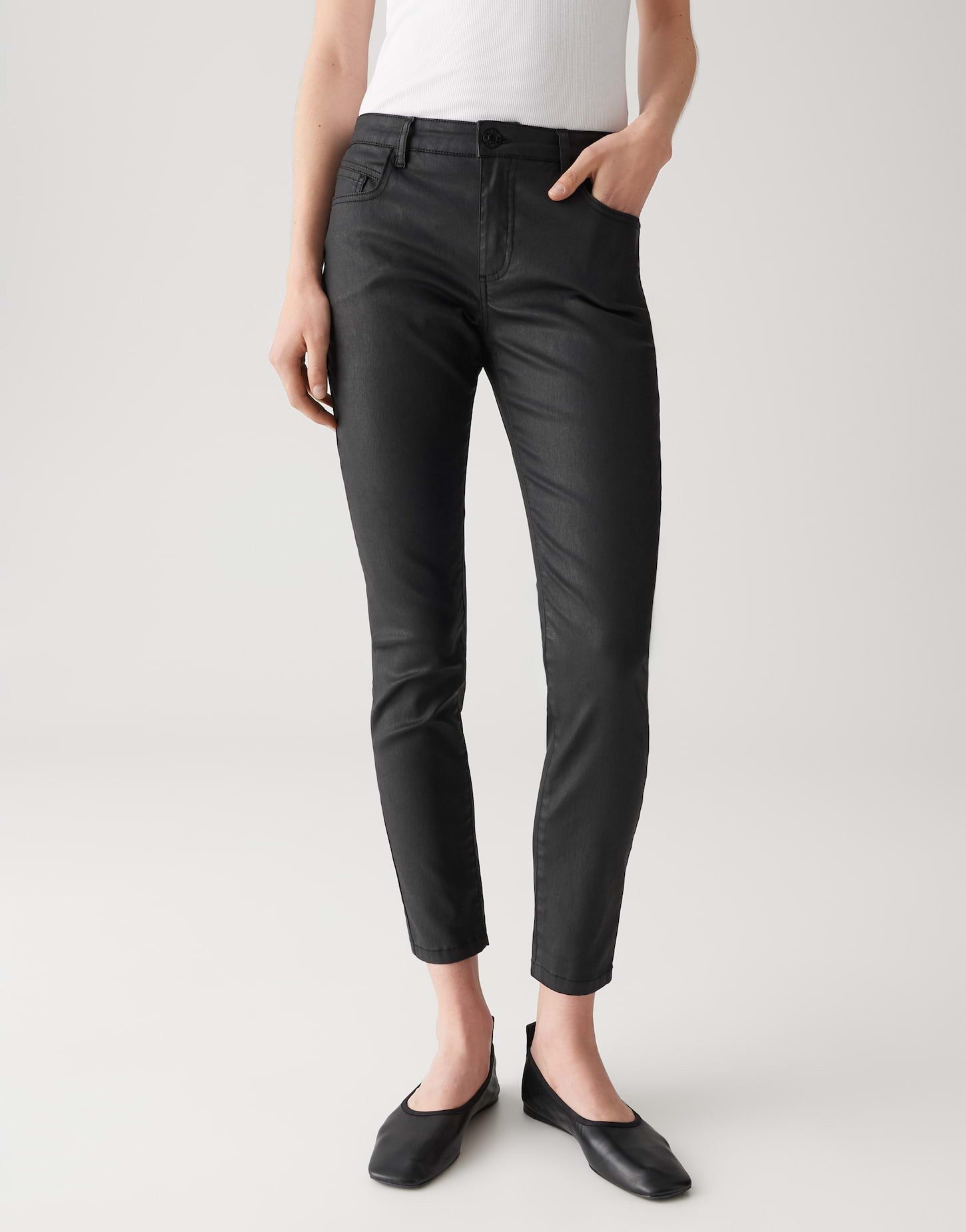 OPUS Slim-fit-Jeans EVITA ICONIC mit Coating Mid Rise Slim Fit, Ankle, 5-Pocket-Design
