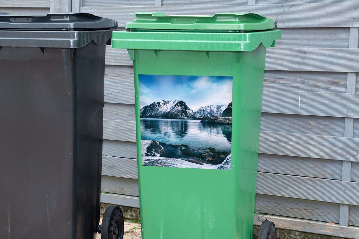 MuchoWow Wandsticker Winter - Mülleimer-aufkleber, St), - Mülltonne, See (1 Sticker, Container, Schnee - Berg Abfalbehälter
