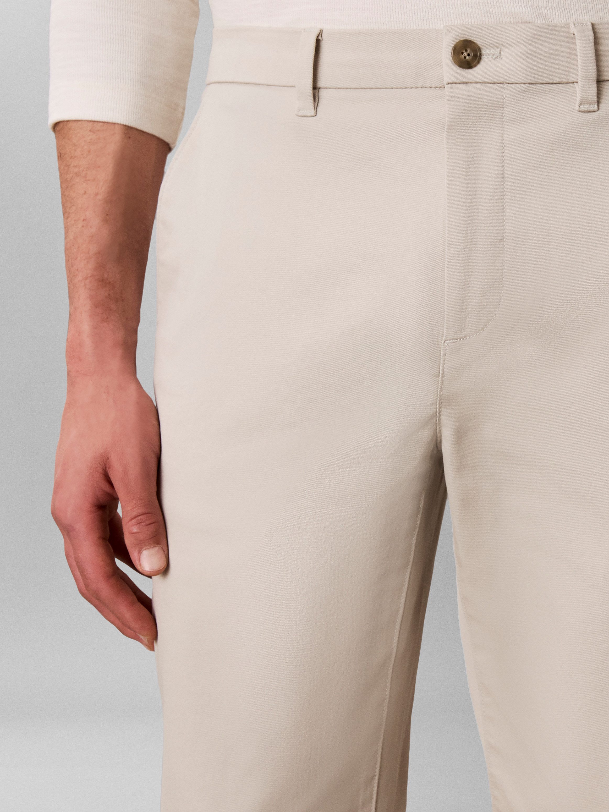 Calvin Klein Jeans Chinohose Mit Gürtelschlaufen – Bild 3 von 4
