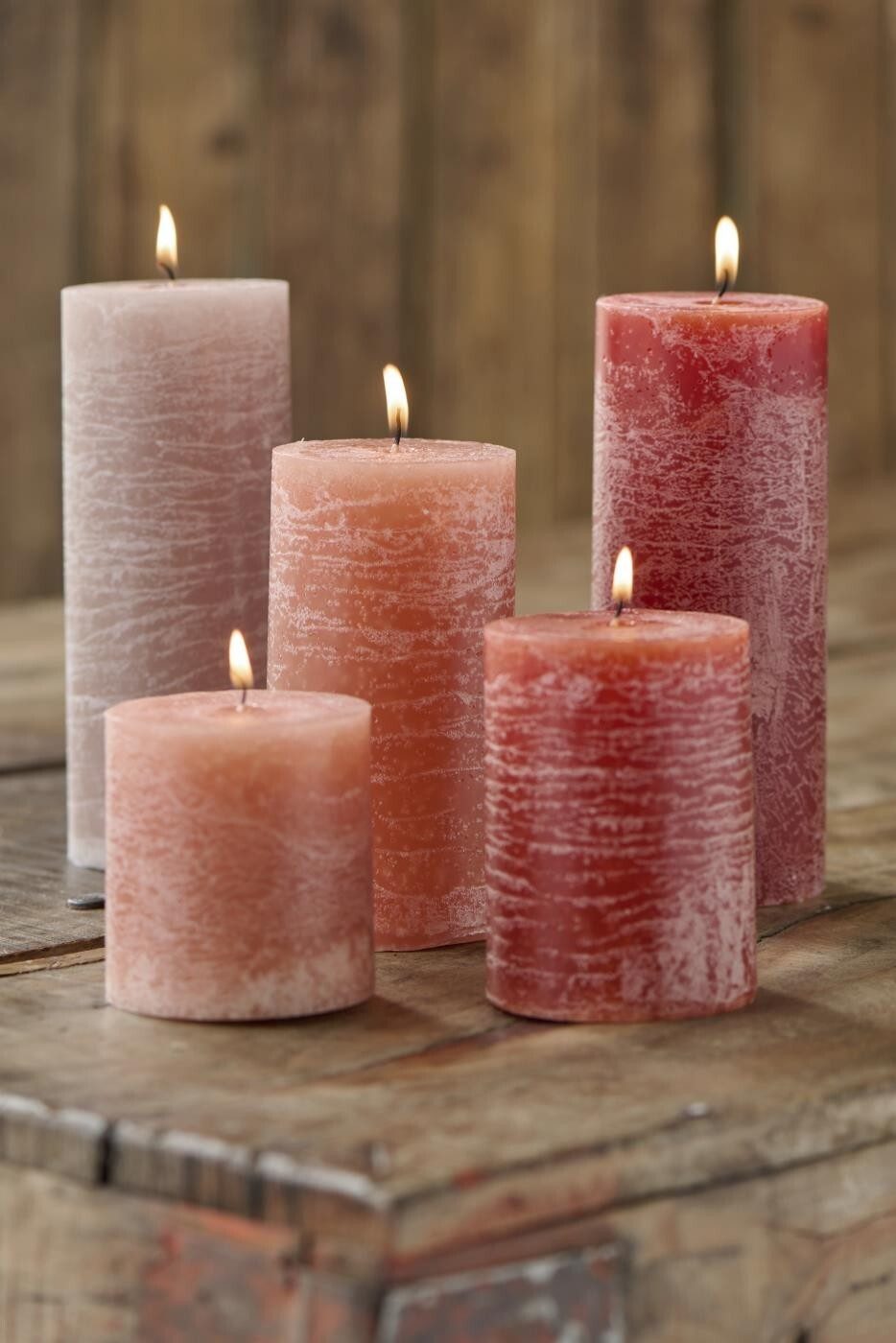 Ib Laursen Rustic-Kerze Rustikale Stumpenkerze durchgefärbt Kerze Tischkerze, Dekorative Stumpenkerze mit rustikaler Oberfläche und natürlichem Look