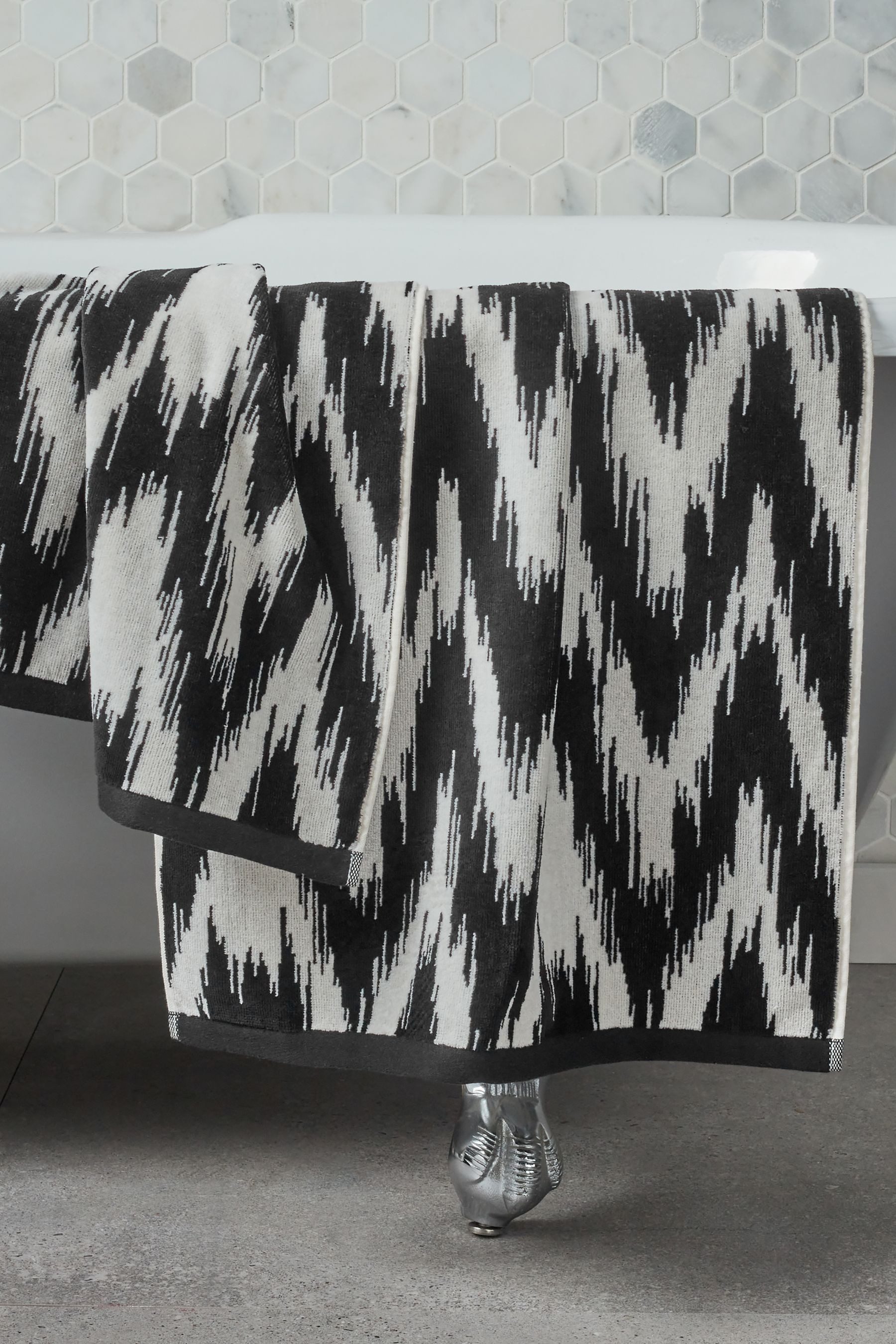 Next Handtuch Handtuch mit Geo-Chevron-Muster aus günstig online kaufen