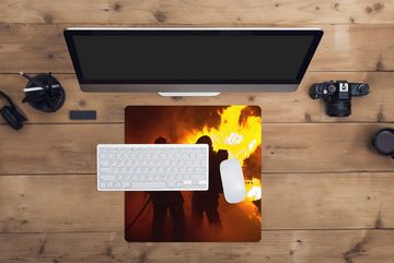 MuchoWow Gaming Mauspad Silhouetten von Feuerwehrleuten (1-St), Mousepad mit Rutschfester Unterseite, Gaming, 40x40 cm, XXL, Großes