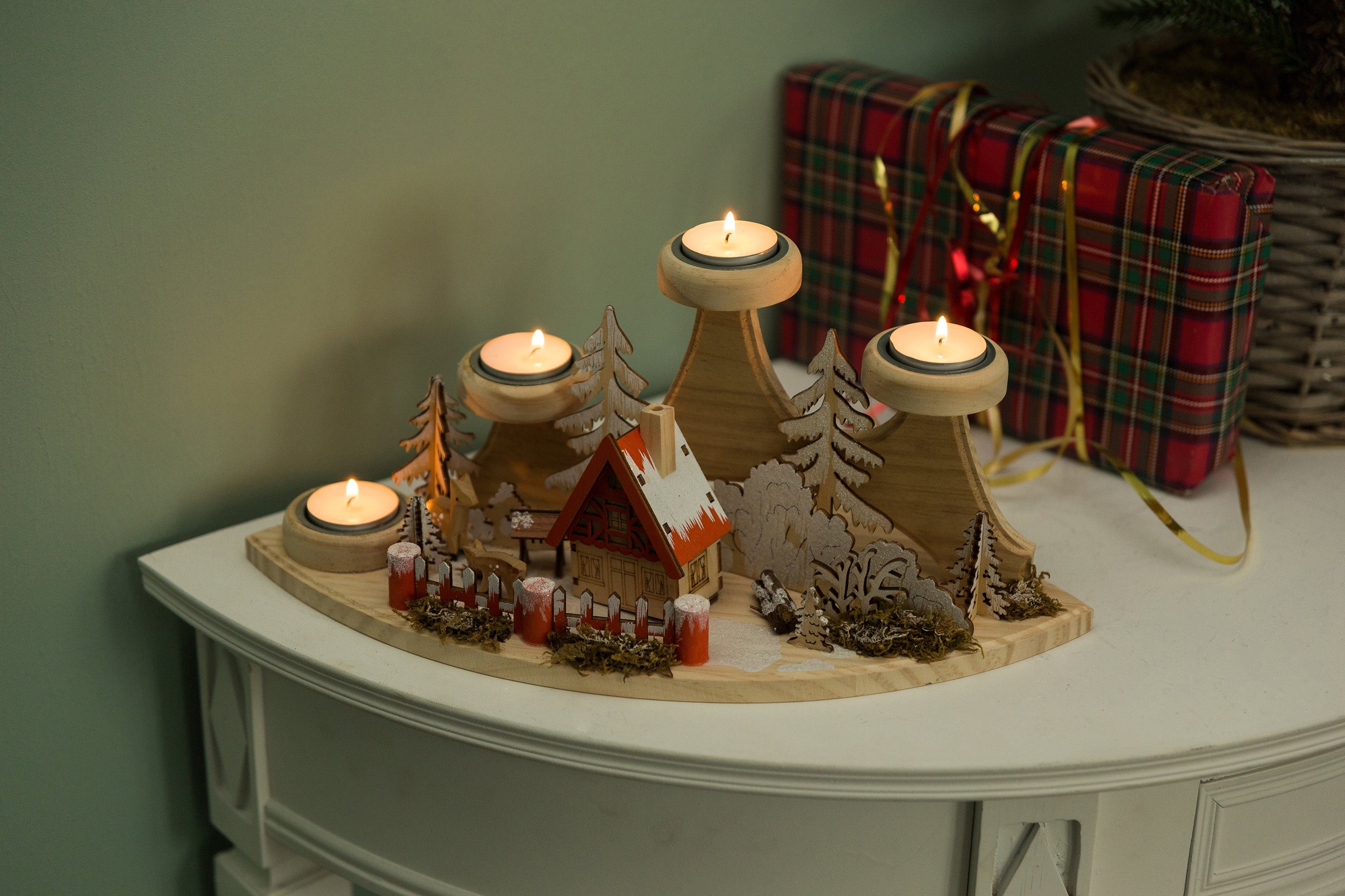 OTTO home Teelichthalter Weihnachtsdeko, Winterlandschaft aus Holz mit Häusern, Rehen, Hirsche (1 St), 4 Adventskerzenhalter klassisch natur-rot oder schlicht w – Bild 4 von 5