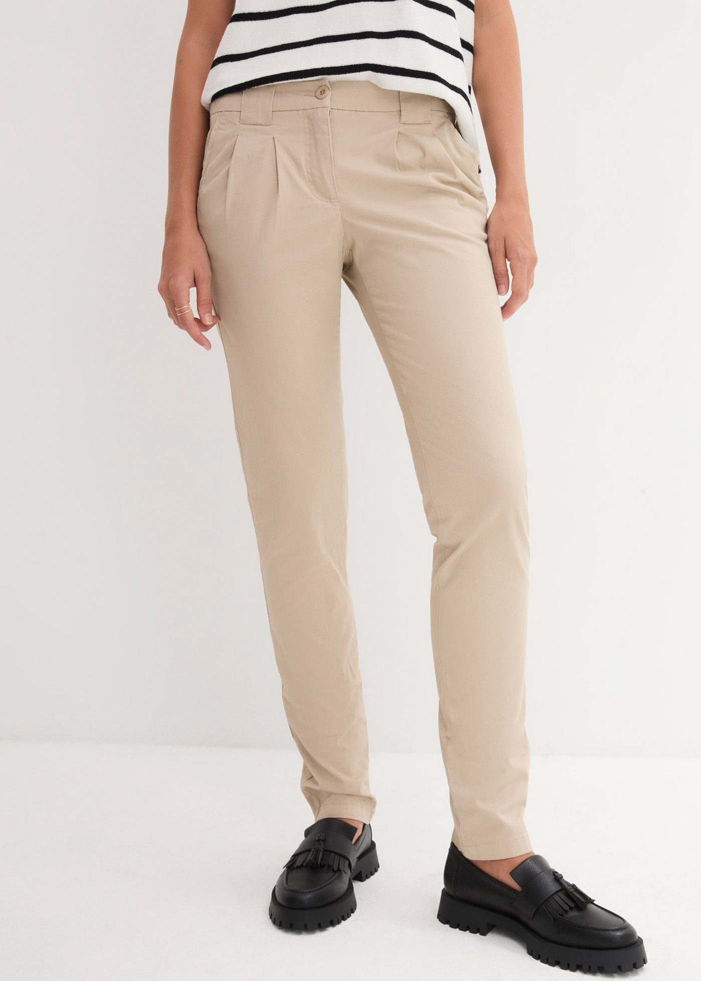 bonprix Chinohose schmale Form, mit Bundfalten und praktischen Taschen günstig online kaufen
