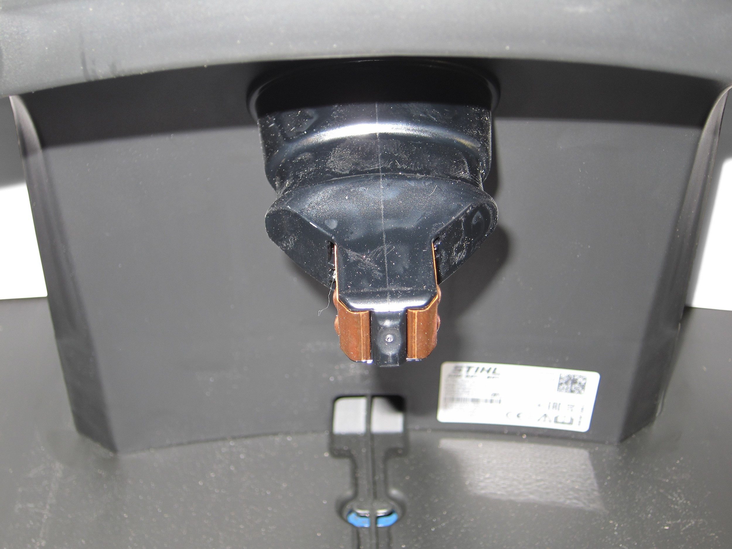 STIHL Rasenmähroboter Ladenase Halter RMI 422 6309 430 6816
