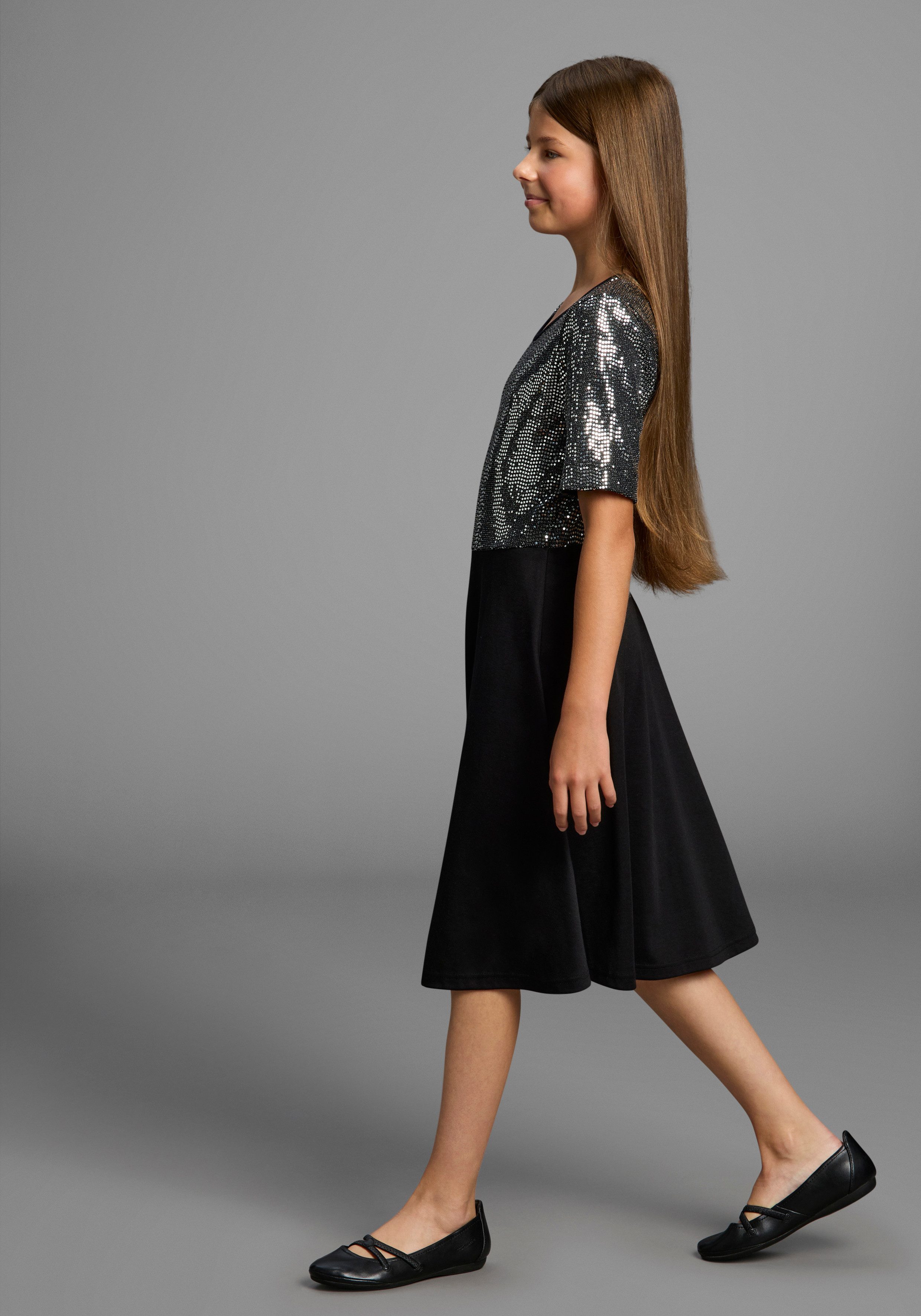Bruno Banani Jerseykleid Kleid in Pailletten-Optik Für TEENS. Shirtkleid in Pailletten-Optik
