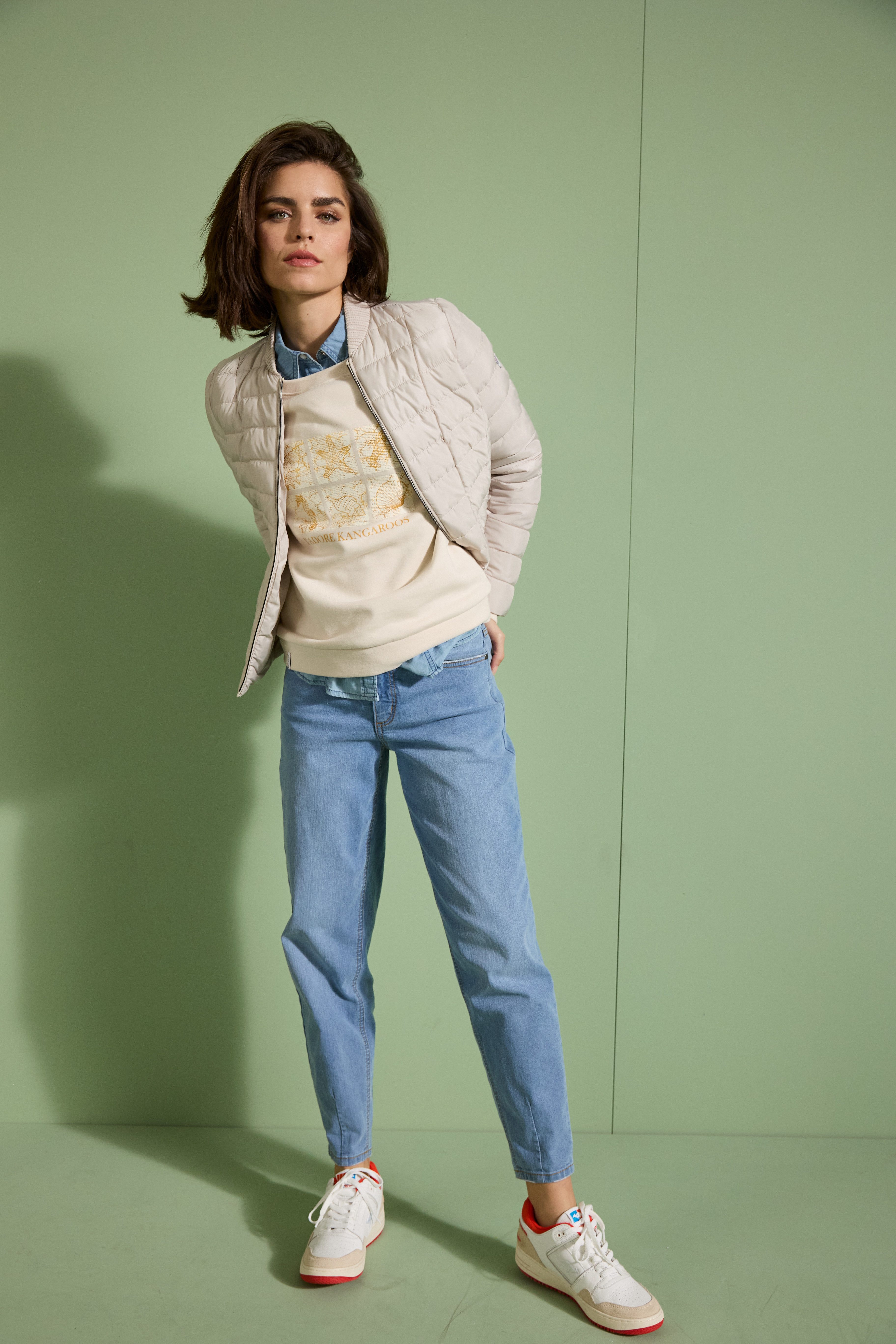 Zum Outfit 12