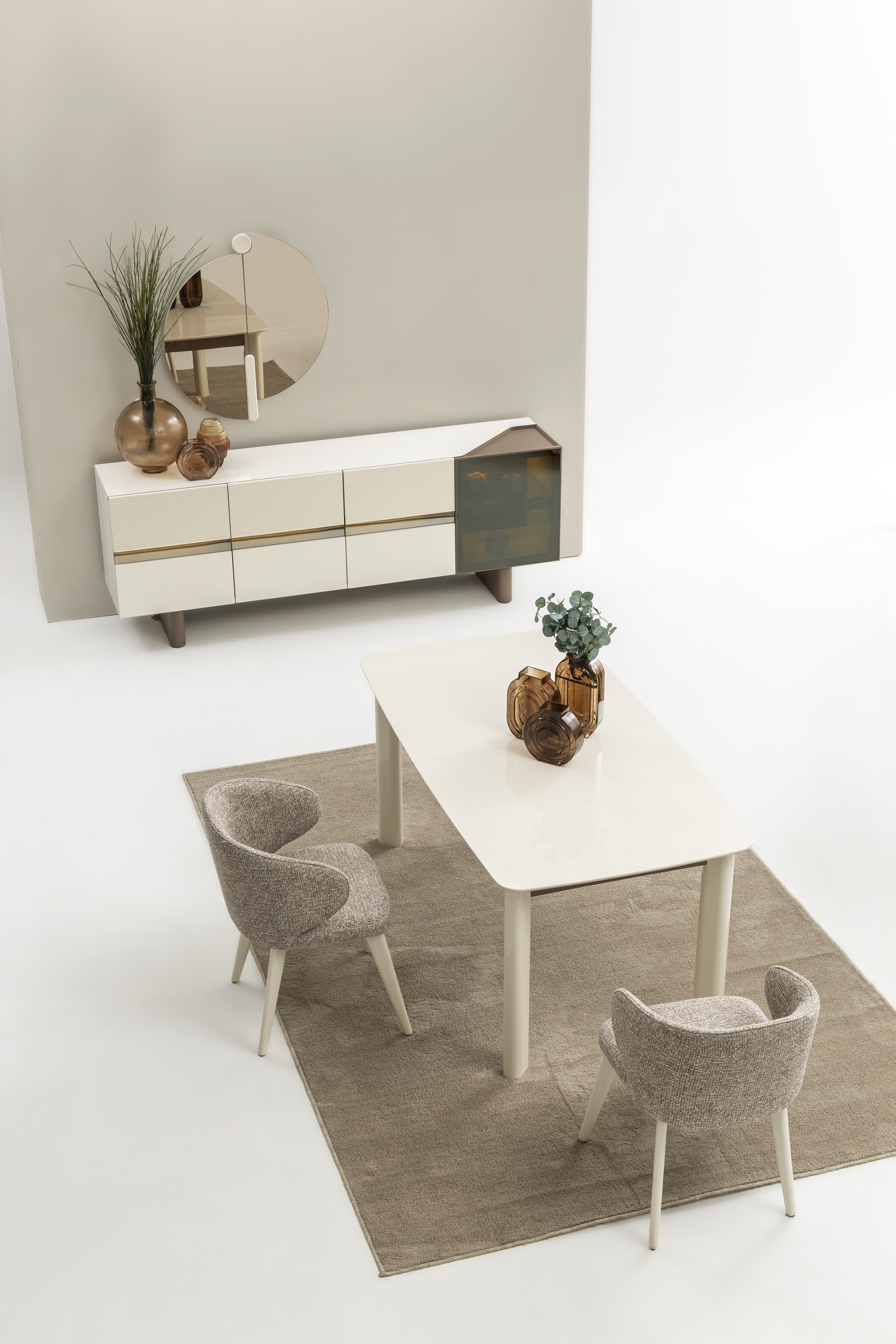 JVmoebel Esszimmer-Set 5-tlg. Esszimmer-Set – Esstisch, 2 Stühle, Sideboard & Spiegel, (5-St), Made in Europa