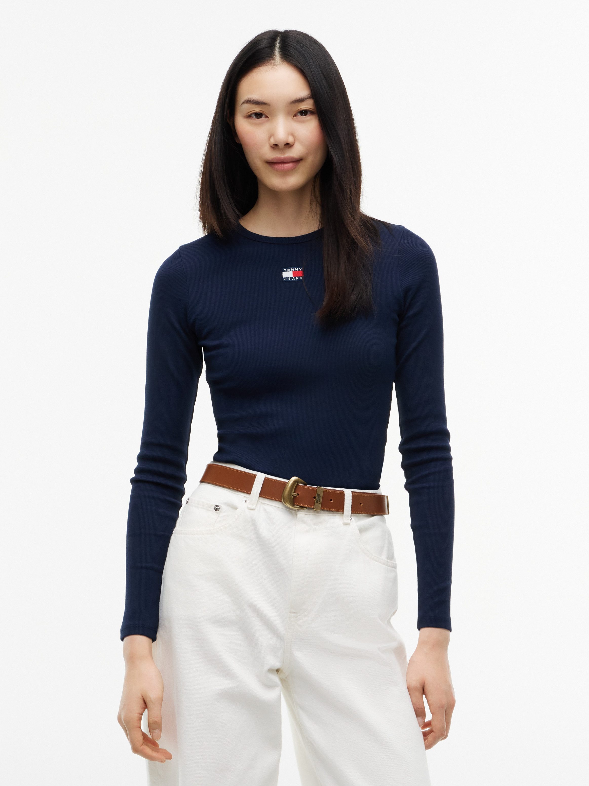 Tommy Jeans Langarmshirt TJW SLIM LS BADGE TEE EXT Baumwollmischung, slim fit