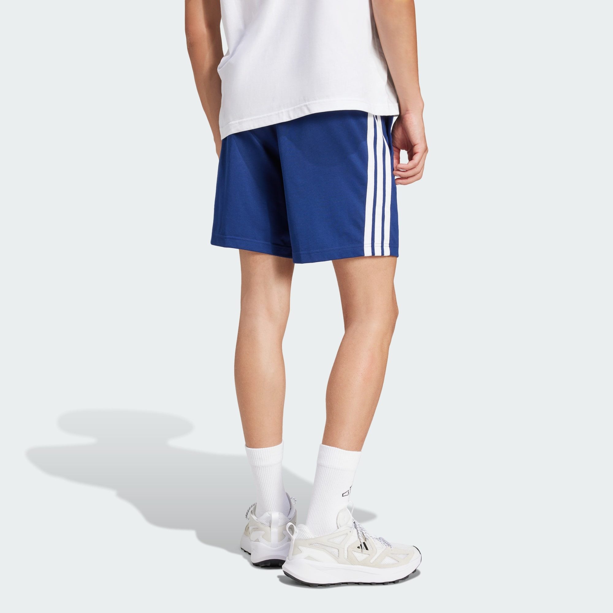 adidas Sportswear Shorts ESSENTIALS 3-STREIFEN SINGLE JERSEY 7-INCH SHORTS (1-tlg)