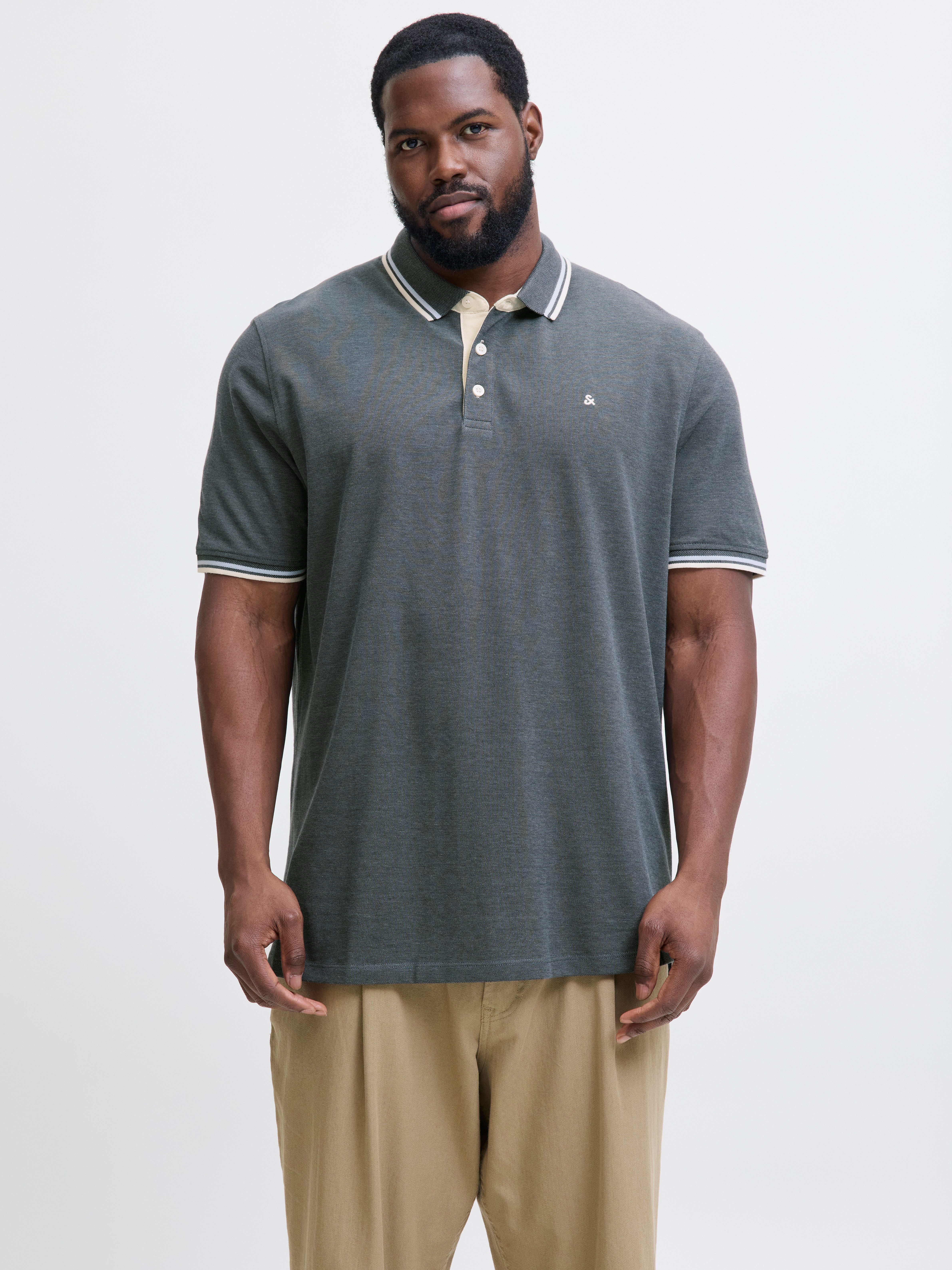 Jack & Jones PlusSize Poloshirt JJEPAULOS POLO SS NOOS PLS mit Logo Sticker günstig online kaufen