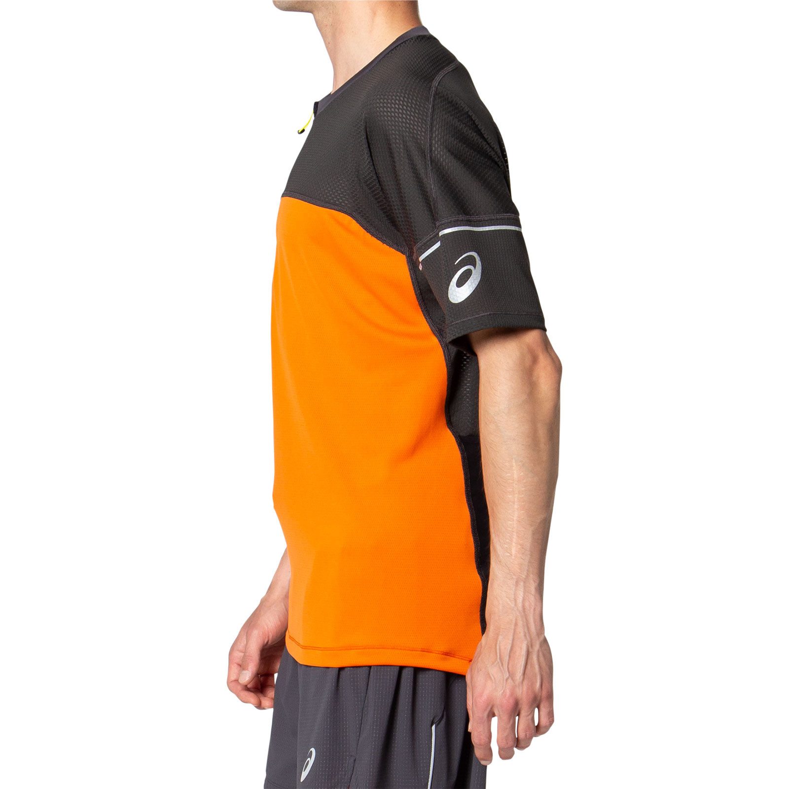 Asics Laufshirt Leicht und atmungsaktiv mit Rückentasche Leicht und atmungsaktiv mit Rückentasche