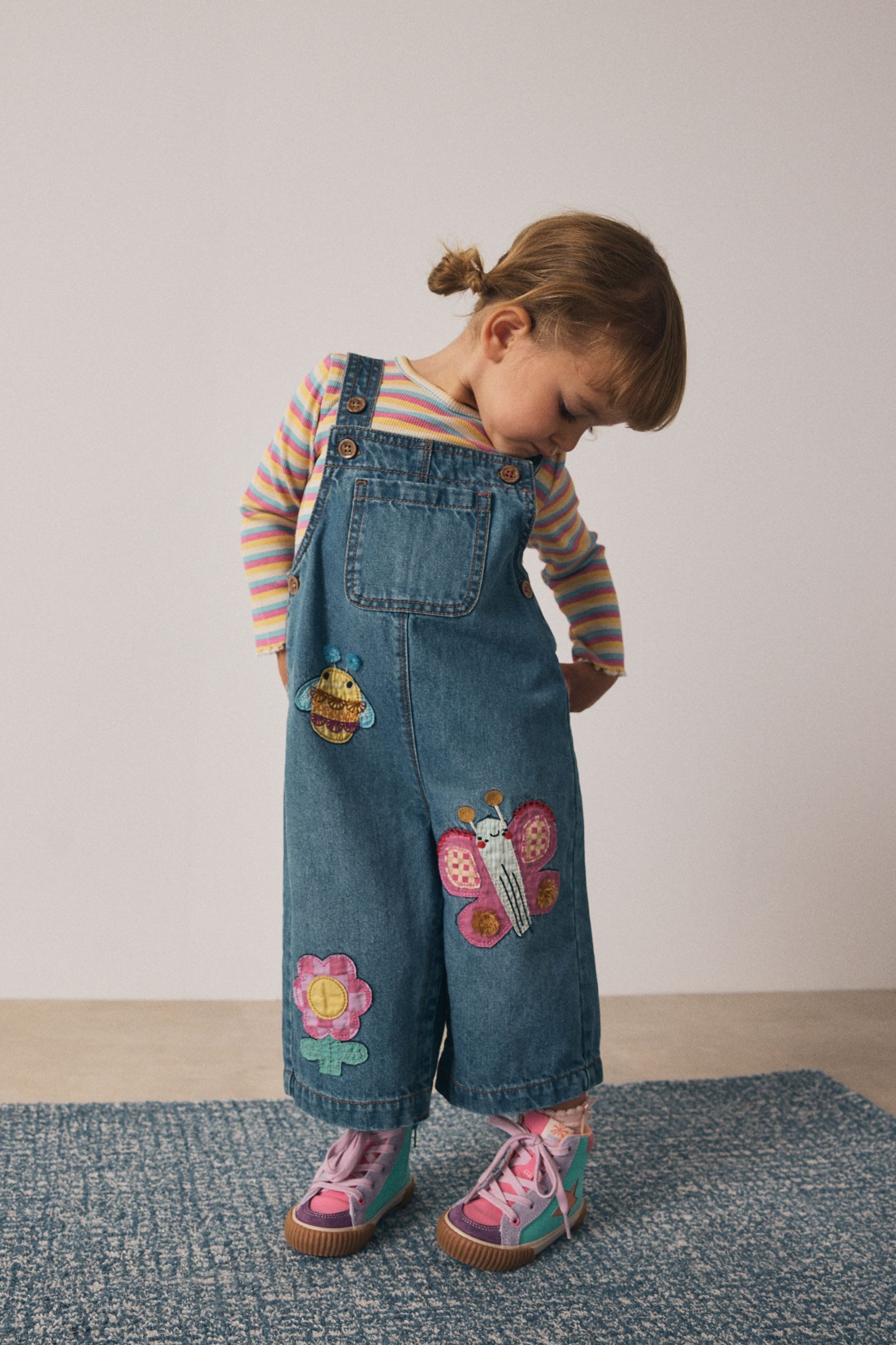 Next Jeanslatzhose Latzhose mit Verzierung, Biene günstig online kaufen