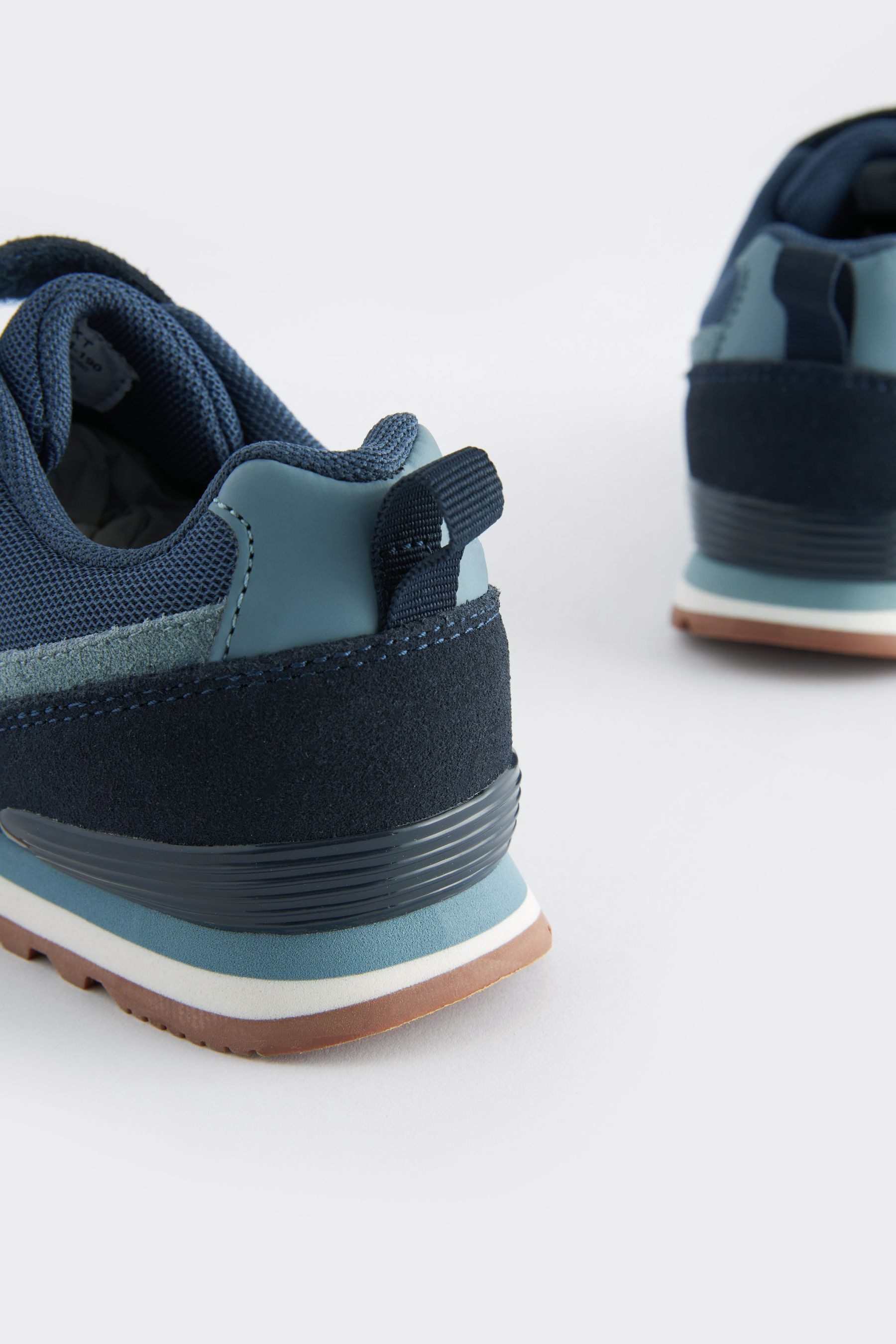 Next Sneaker mit elastischen Schnürsenkeln und Riemen Sneaker (1-tlg)