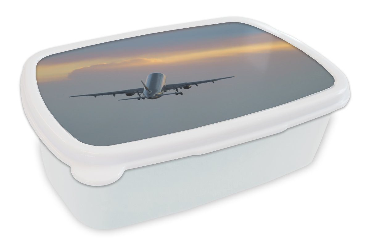 MuchoWow Lunchbox Flugzeug fliegt dem Sonnenuntergang entgegen, Kunststoff, (2-tlg), Brotbox für Kinder und Erwachsene, Brotdose, für Jungs und Mädchen weiß