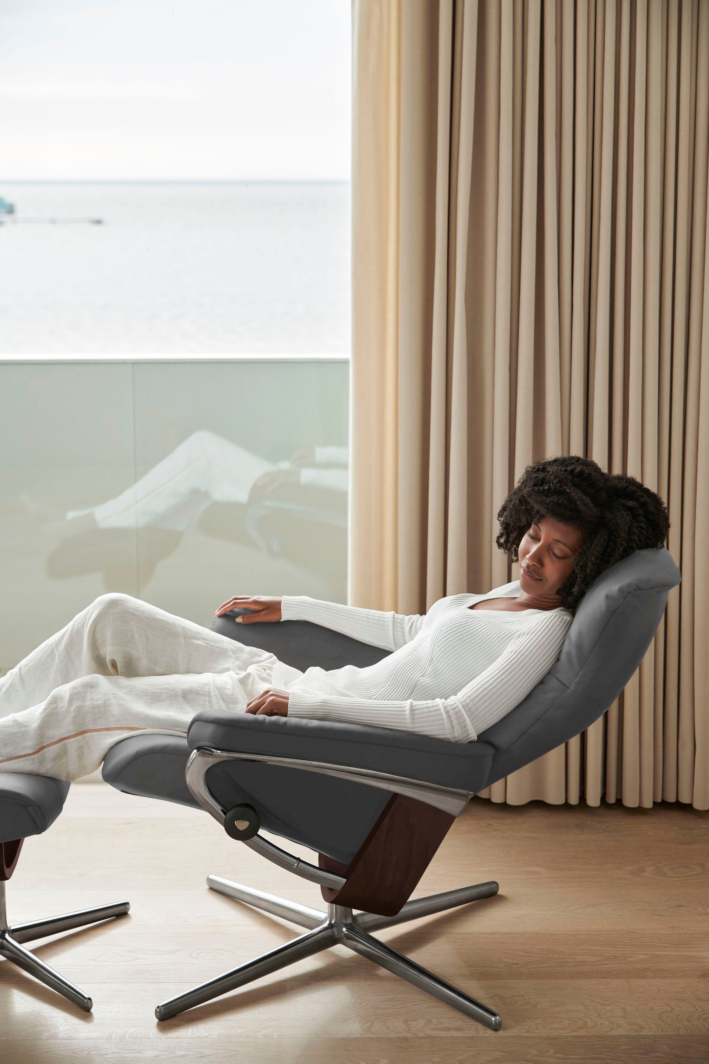 Stressless® Relaxsessel Mayfair (Set, Relaxsessel mit Hocker), mit Hocker, mit Cross Base, Größe S, M & L, Holzakzent Braun