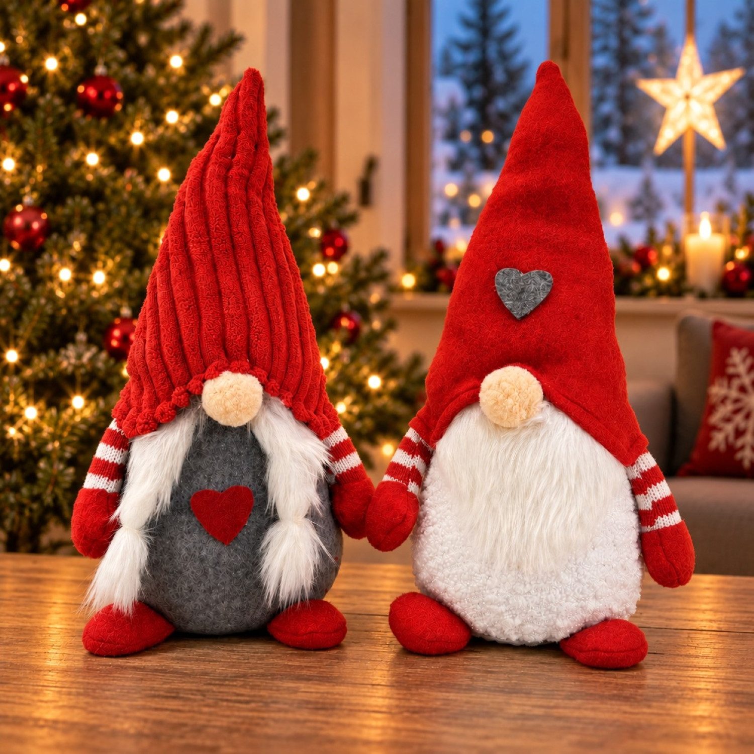 Online-Fuchs Dekofigur 2 rote Weihnachtswichtel, Zwerge mit Herzen - Figuren Weihnachtsdeko (kuschelig weihnachtlicher Look, klassisch rote Farben), Wichtel-Mädel mit niedlichen Zöpfen