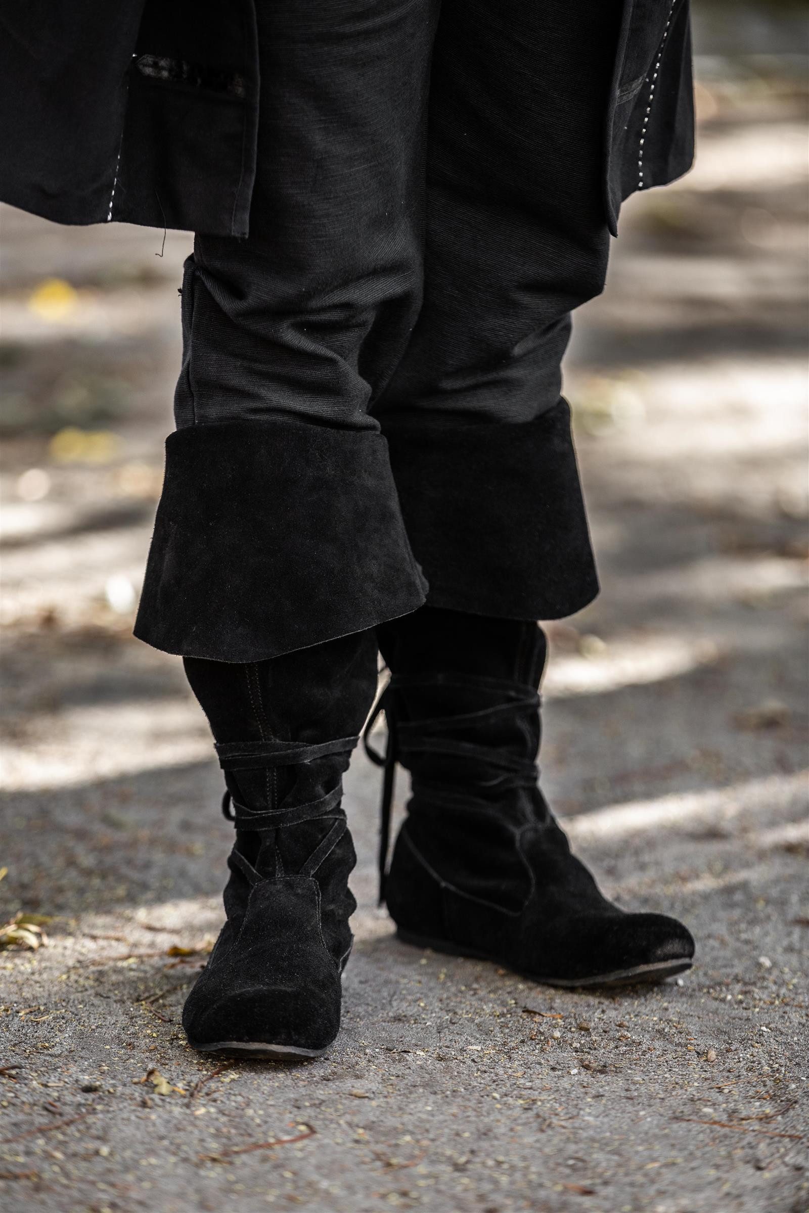 Leonardo Carbone Piraten-Kostüm Stiefel "Geoffrey" mit umgeschlagener Manschette, Schnürung hinten, robustes Wildleder