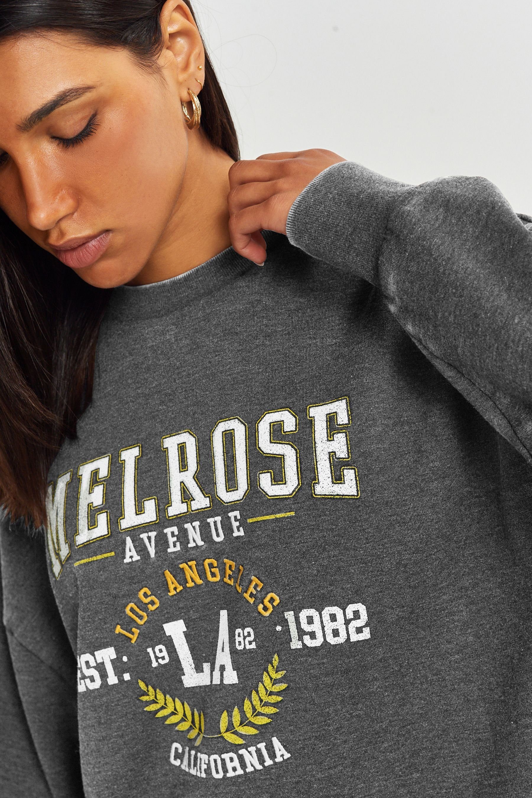 Gewaschenes Sweatshirt mit Melrose-City-Grafik Sweatshirt (1-tlg) Next