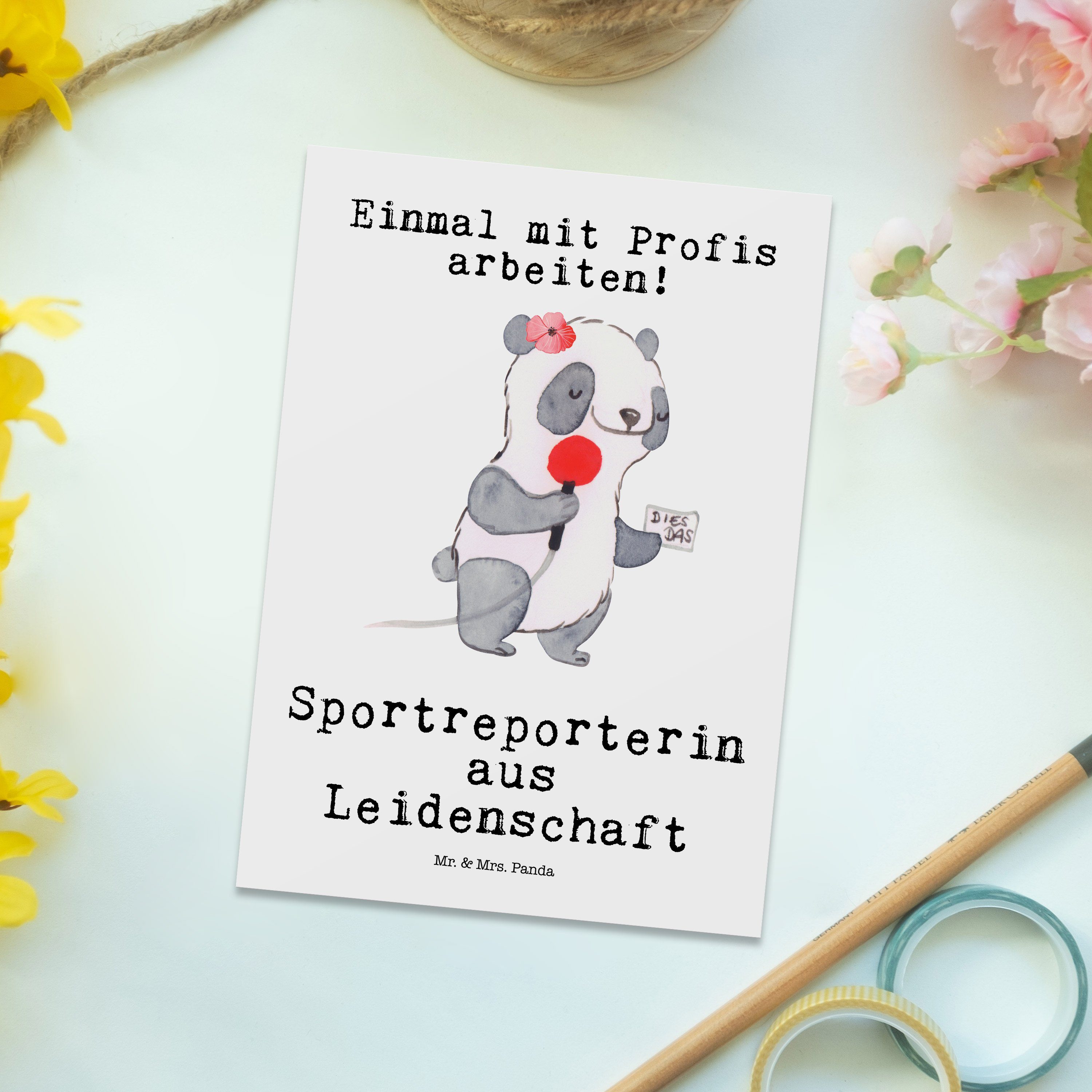& Postkarte aus Sportreporterin Weiß Geschenk, Dankeskarte, Mrs. Mr. - Panda Leidenschaft Koll -