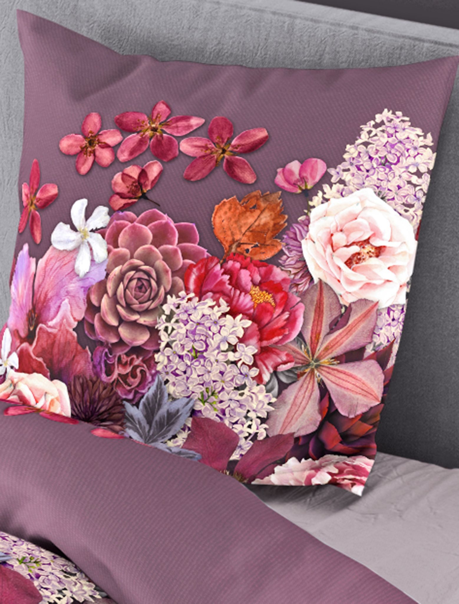 JACK Wendebettwäsche 135x200cm Digitaldruck Blumen Blüten Lila, Satin, 2 teilig, seidiger Glanz, elegantes Motiv in Violett