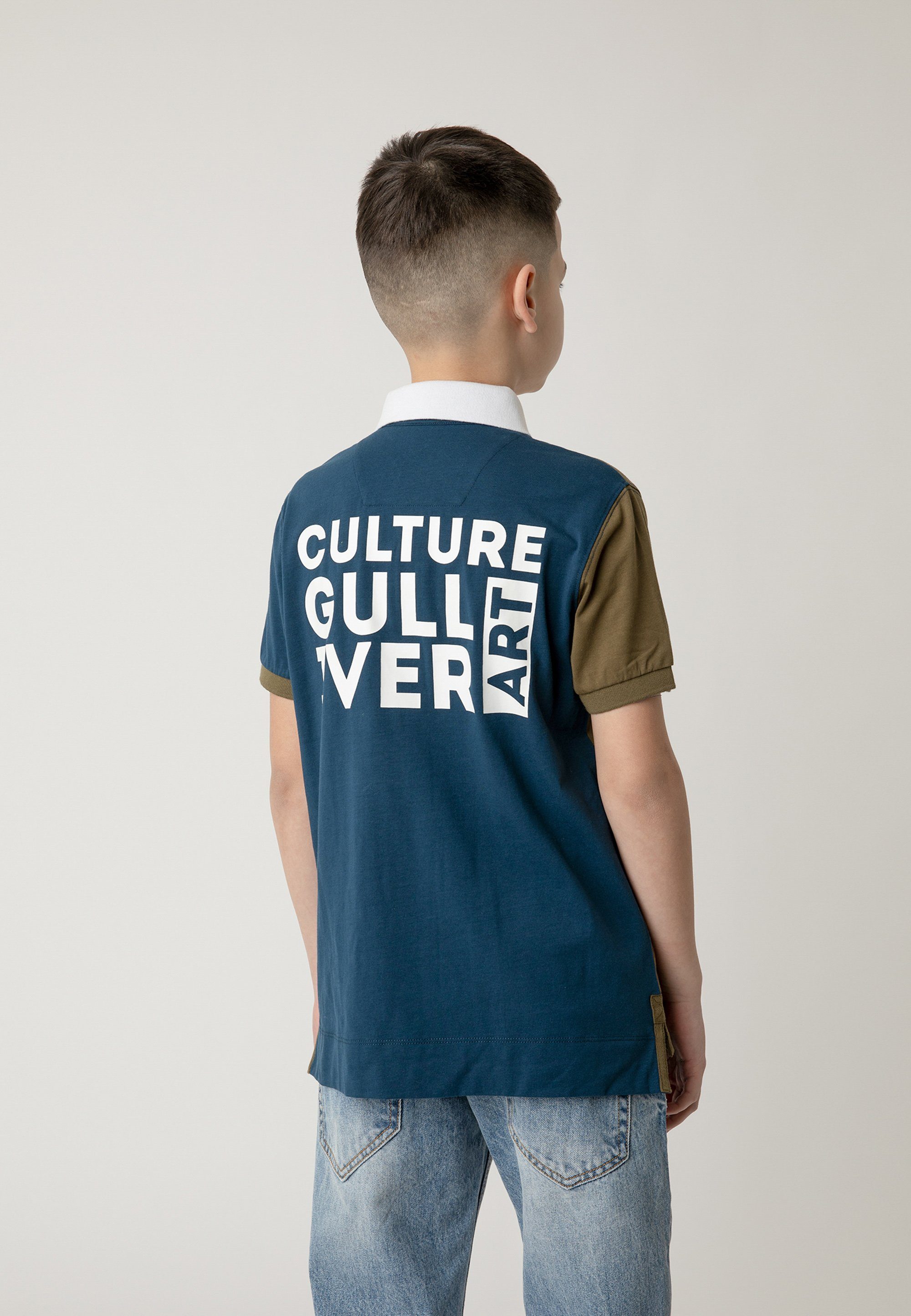 Gulliver Poloshirt mit trendigem Color-Blocking-Print, Dank lässigem  Colour-Blocking-Design ein echter Hingucker