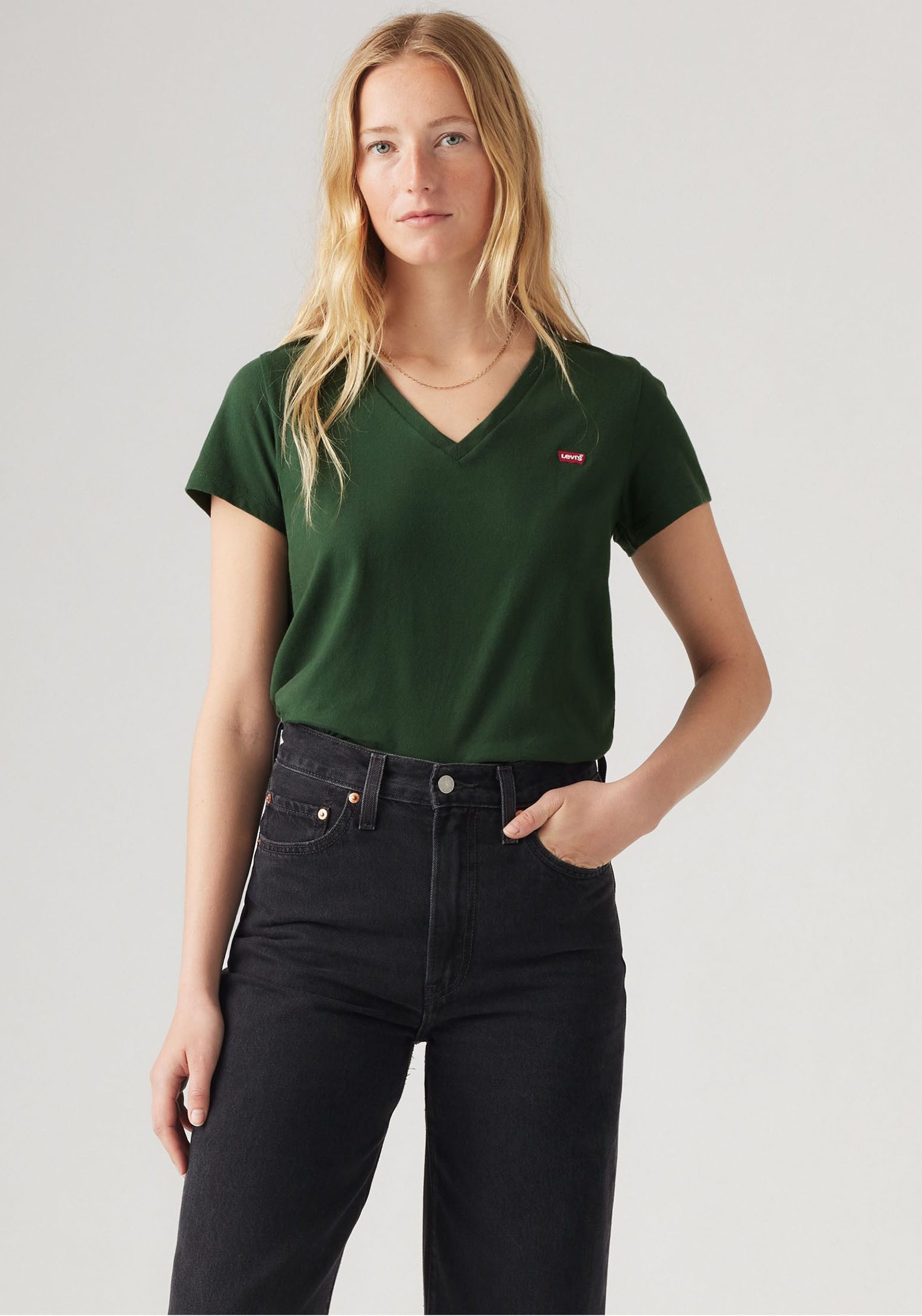 Levi's® V-Shirt Perfect Tee mit kleinem günstig online kaufen