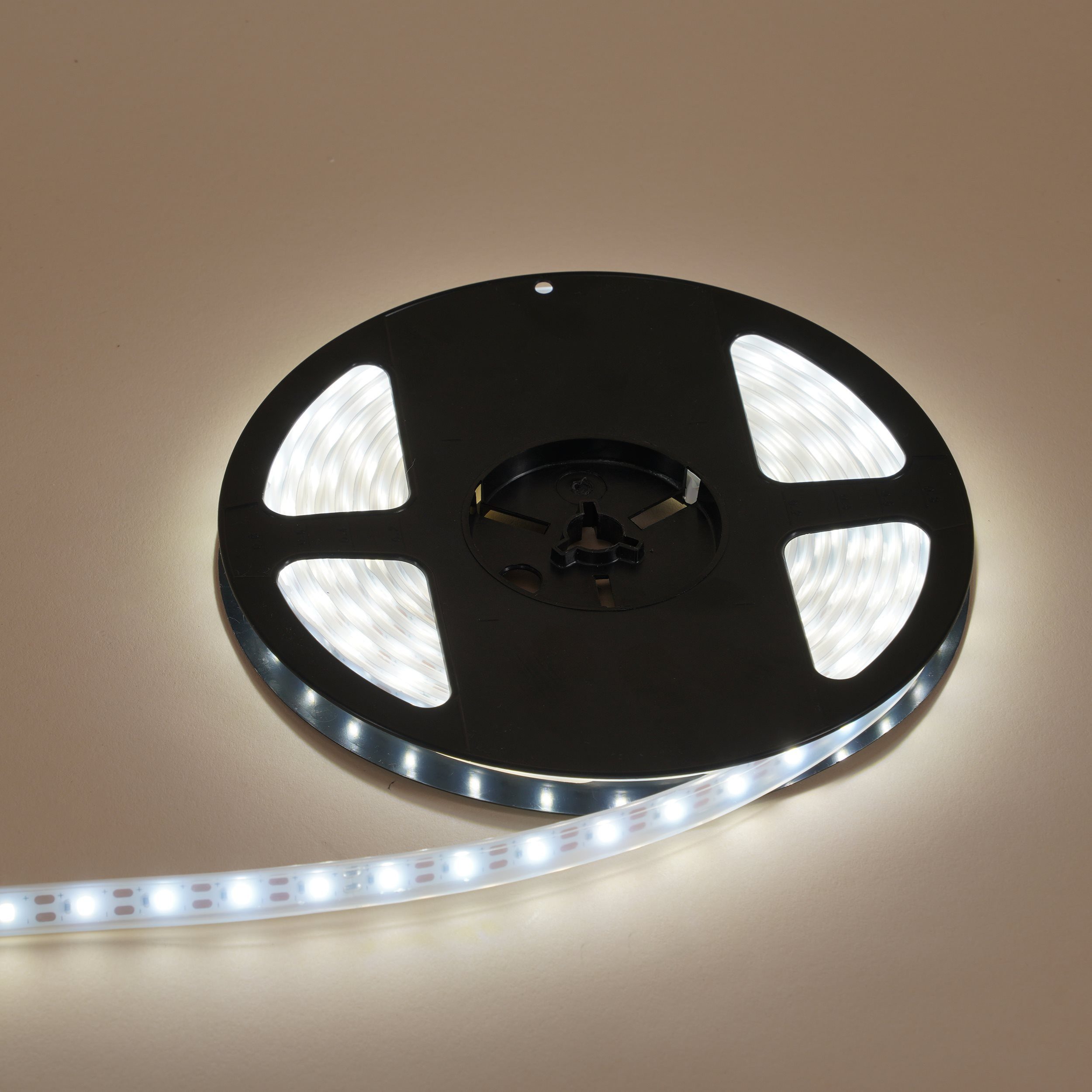 esotec LED-Streifen Solar LED-Schlauch für außen, 5m, 300 LEDs 6000K kaltweiß 102711, Leuchtstärke in 3 Stufen einstellbar, rückseitiges Klebeband