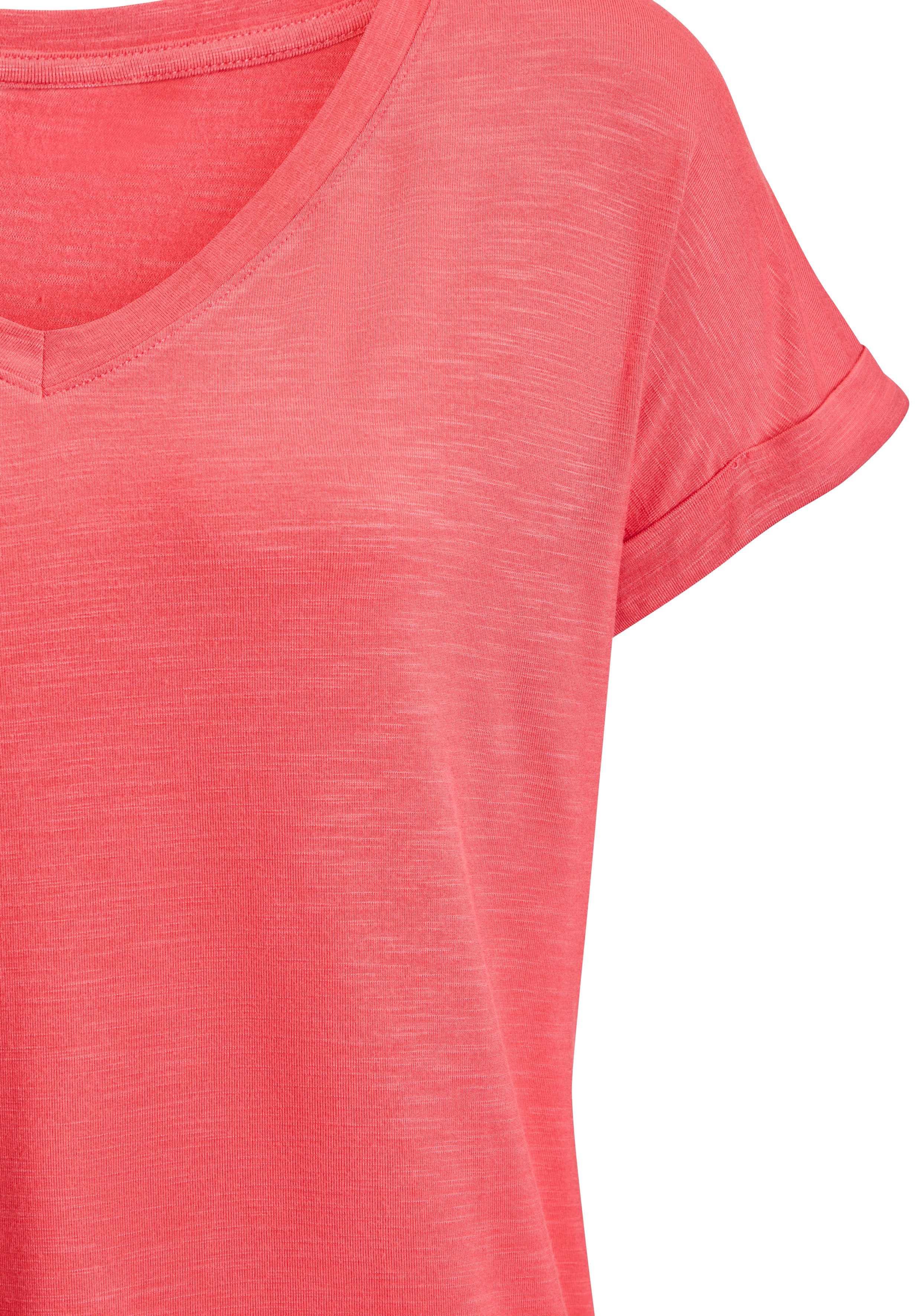 Beachtime by Lascana V-Shirt mit fixiertem Ärmelumschlag aus Viskose-Qualität – Bild 5 von 5