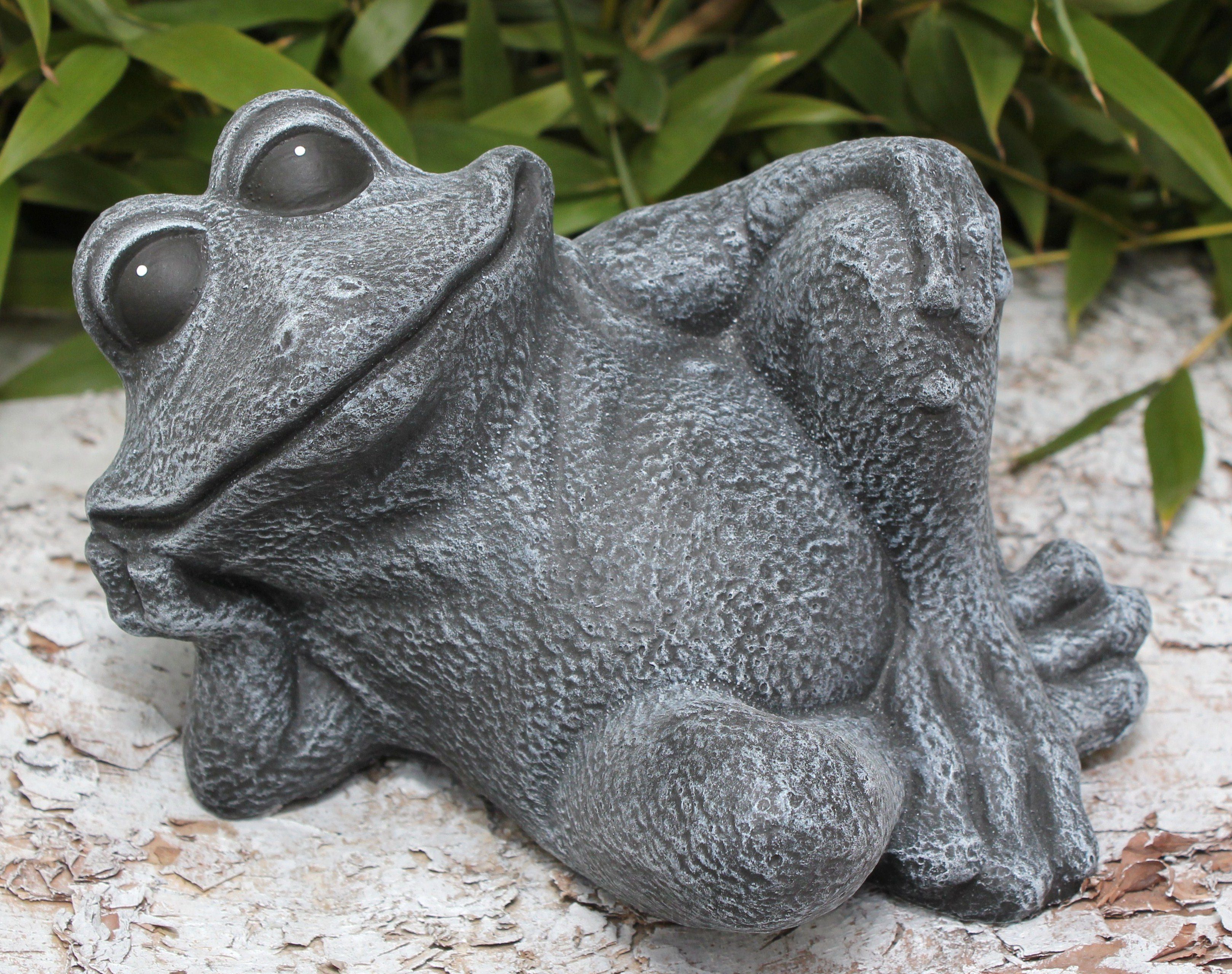 Garten, Made sitzend für frostsicher, und Germany in Dekofigur Tiefes - Haus Steinfigur Frosch Tierfigur winterfest, als Kunsthandwerk