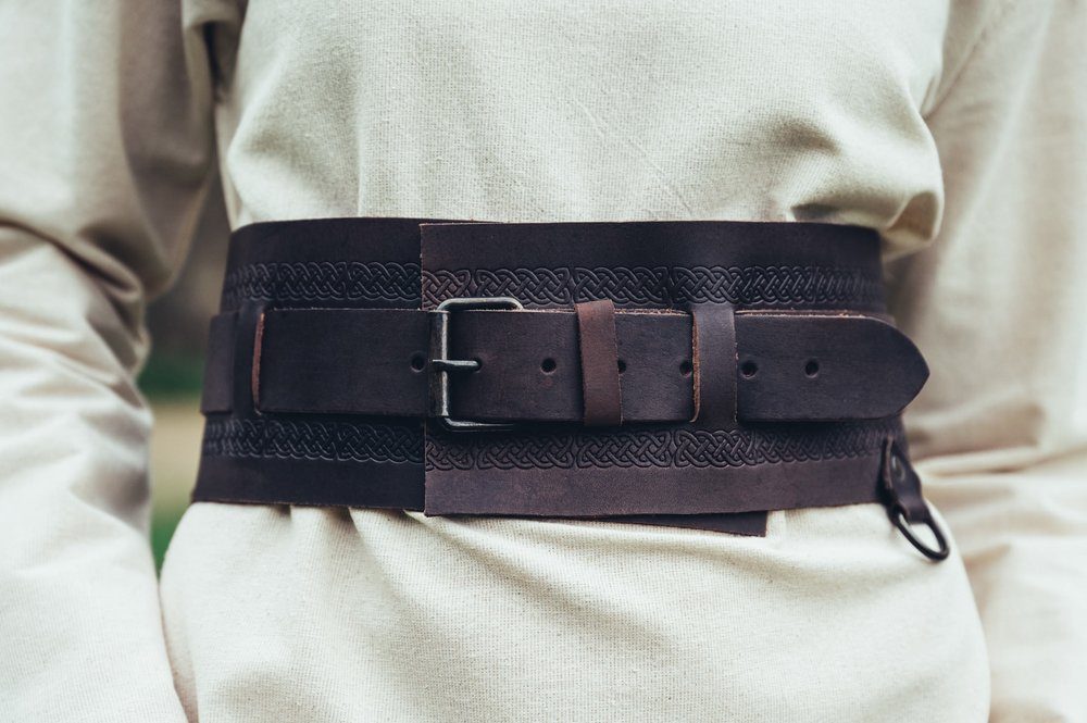 Leonardo Carbone Ritter-Kostüm Wikinger-Gürtel "Ingrid" dunkelbraun günstig online kaufen