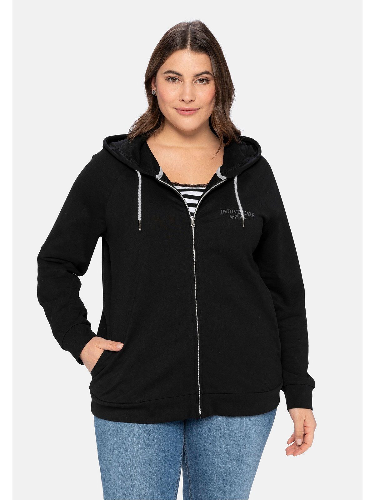 Sheego Kapuzensweatjacke Große Größen mit Flockprint und Eingrifftaschen