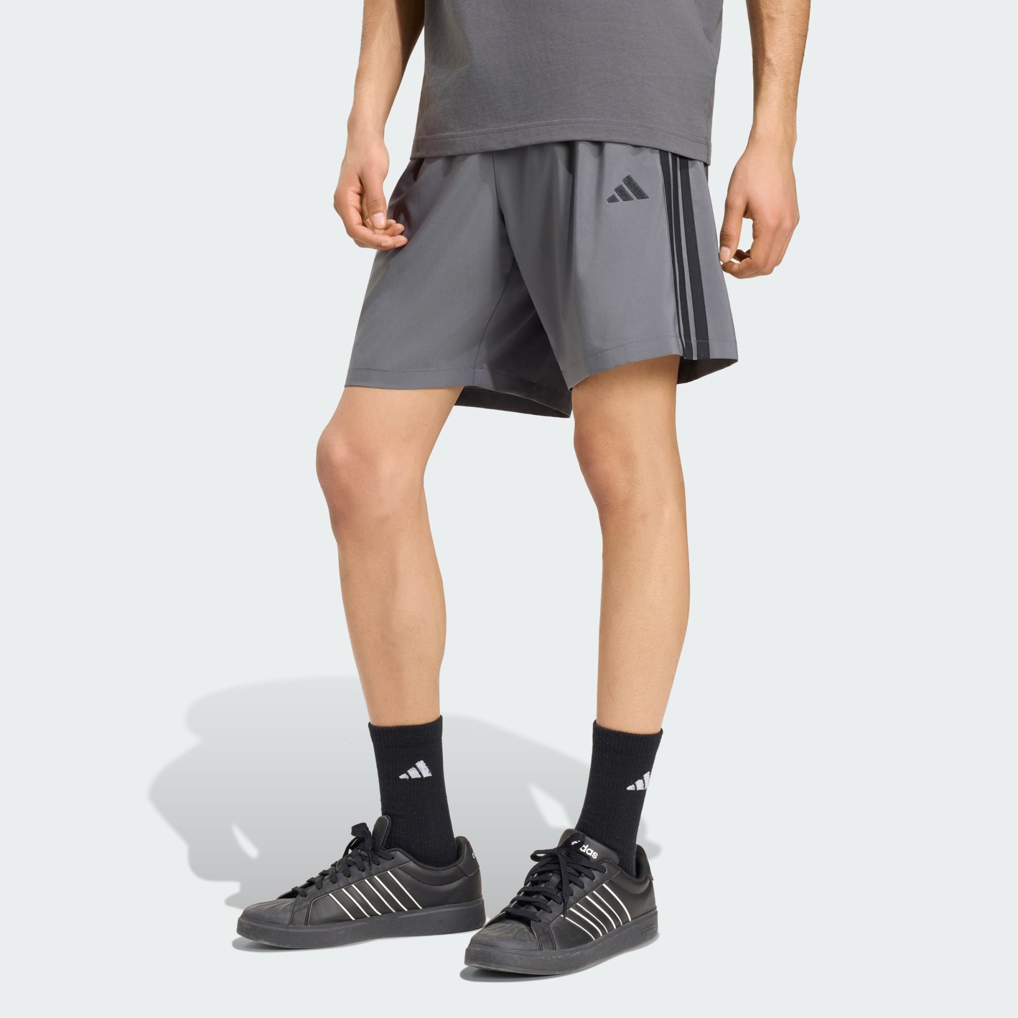 adidas Sportswear Shorts ESSENTIALS 3-STREIFEN CHELSEA LITE SHORTS, GEWEBT (1-tlg)