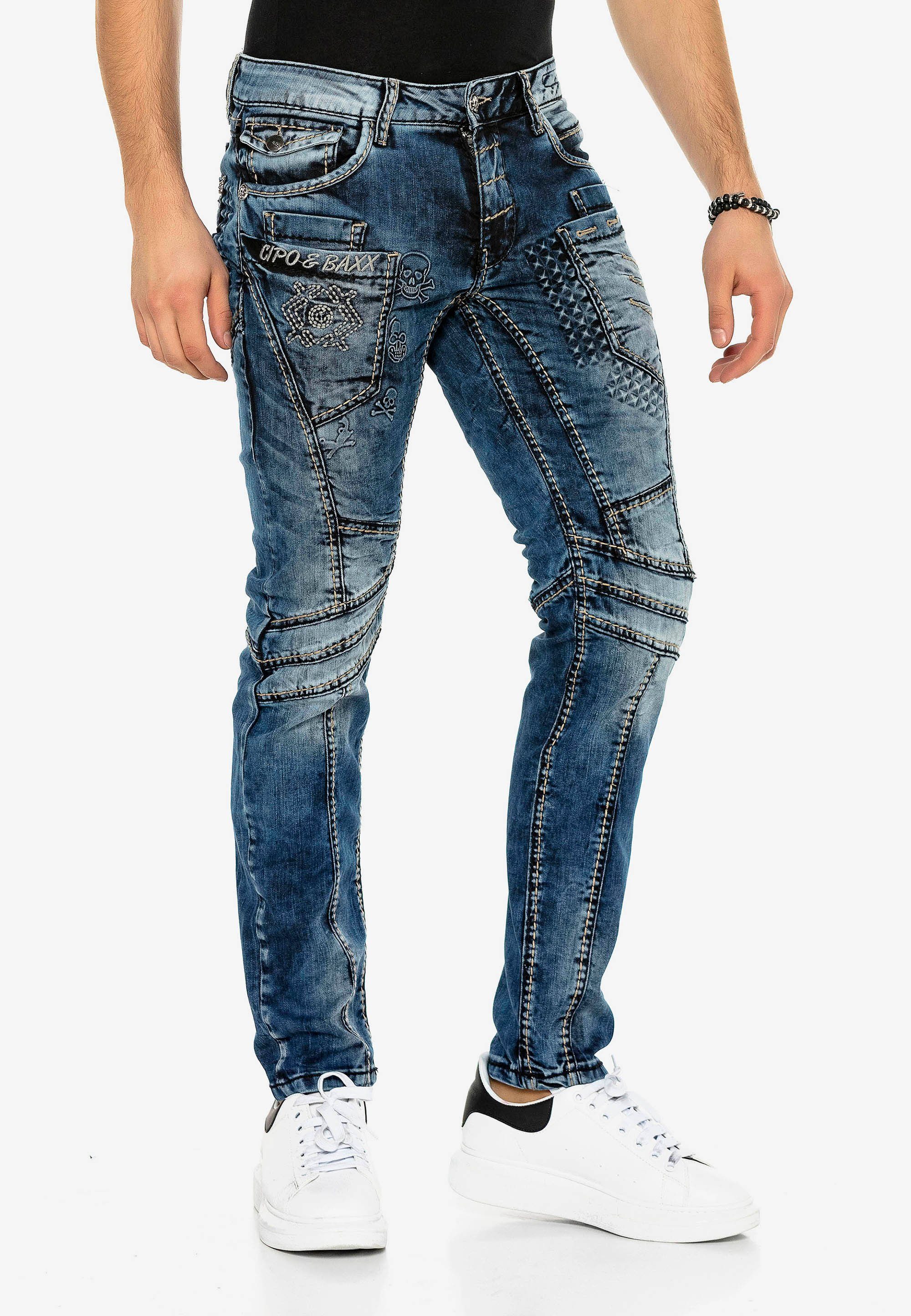 Cipo & Baxx Bequeme Jeans Ziernähten in mit Straight-Fit trendigen