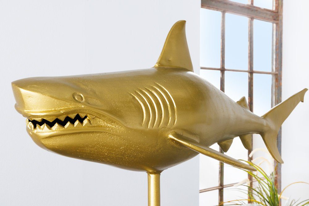 riess-ambiente Tierfigur HAI 103cm gold - Metall, handmade, montiert, Dekoration, maritim (Einzelartikel, 1 St), Skulptur im Hai-Design - ideal für Badezimmer, Wohnzimmer & Essbereich