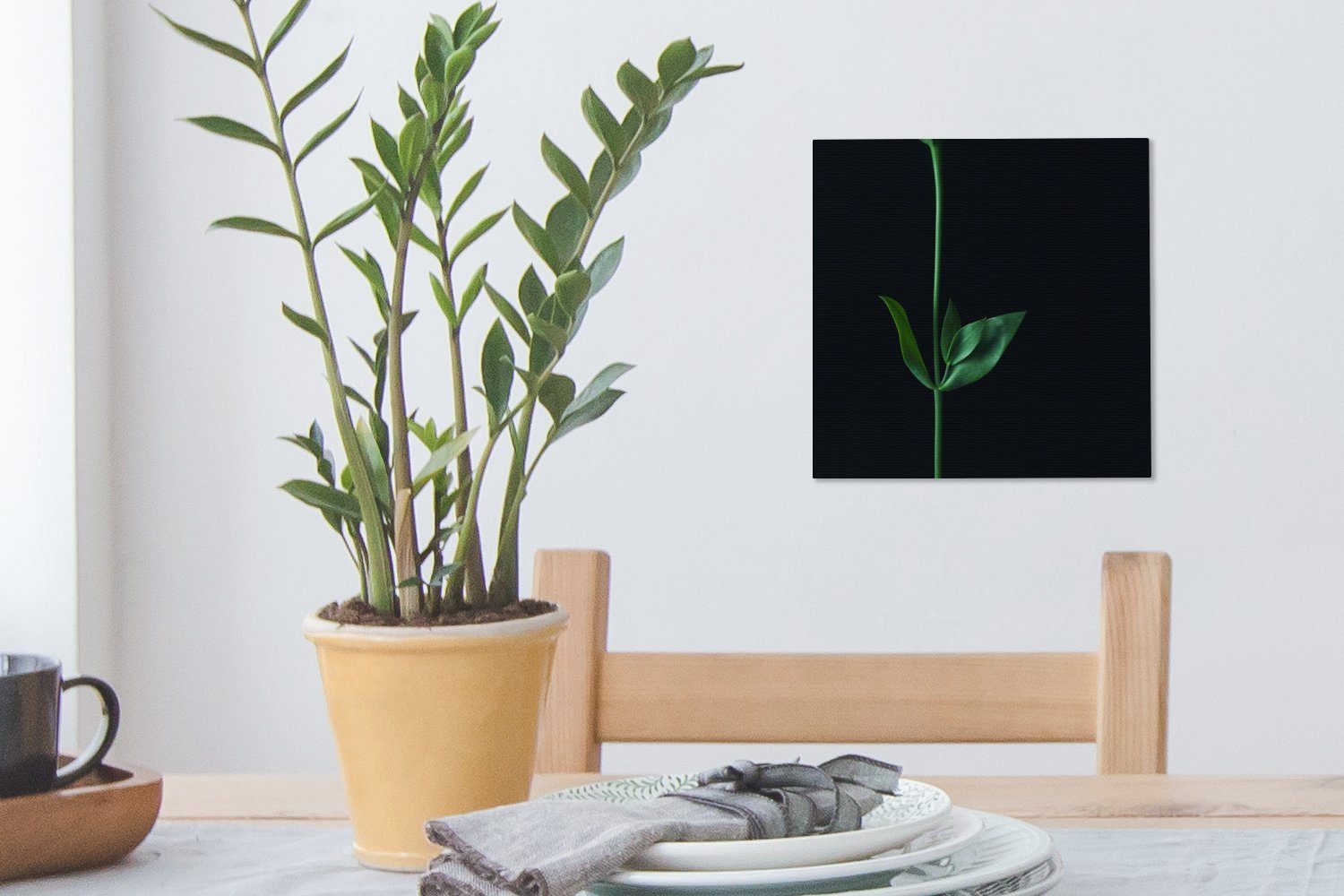 mit Schlafzimmer auf OneMillionCanvasses® Stiel schwarzem für Leinwandbild Blättern (1 St), Hintergrund, Leinwand zwei Ein grüner Bilder Wohnzimmer