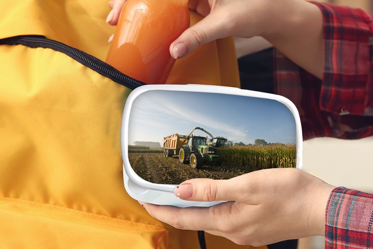 MuchoWow Lunchbox Traktor - Anhänger Kinder und für - Mädchen weiß (2-tlg), Grün Landleben, - Erwachsene, und - Mais Brotdose, Jungs für Brotbox Kunststoff