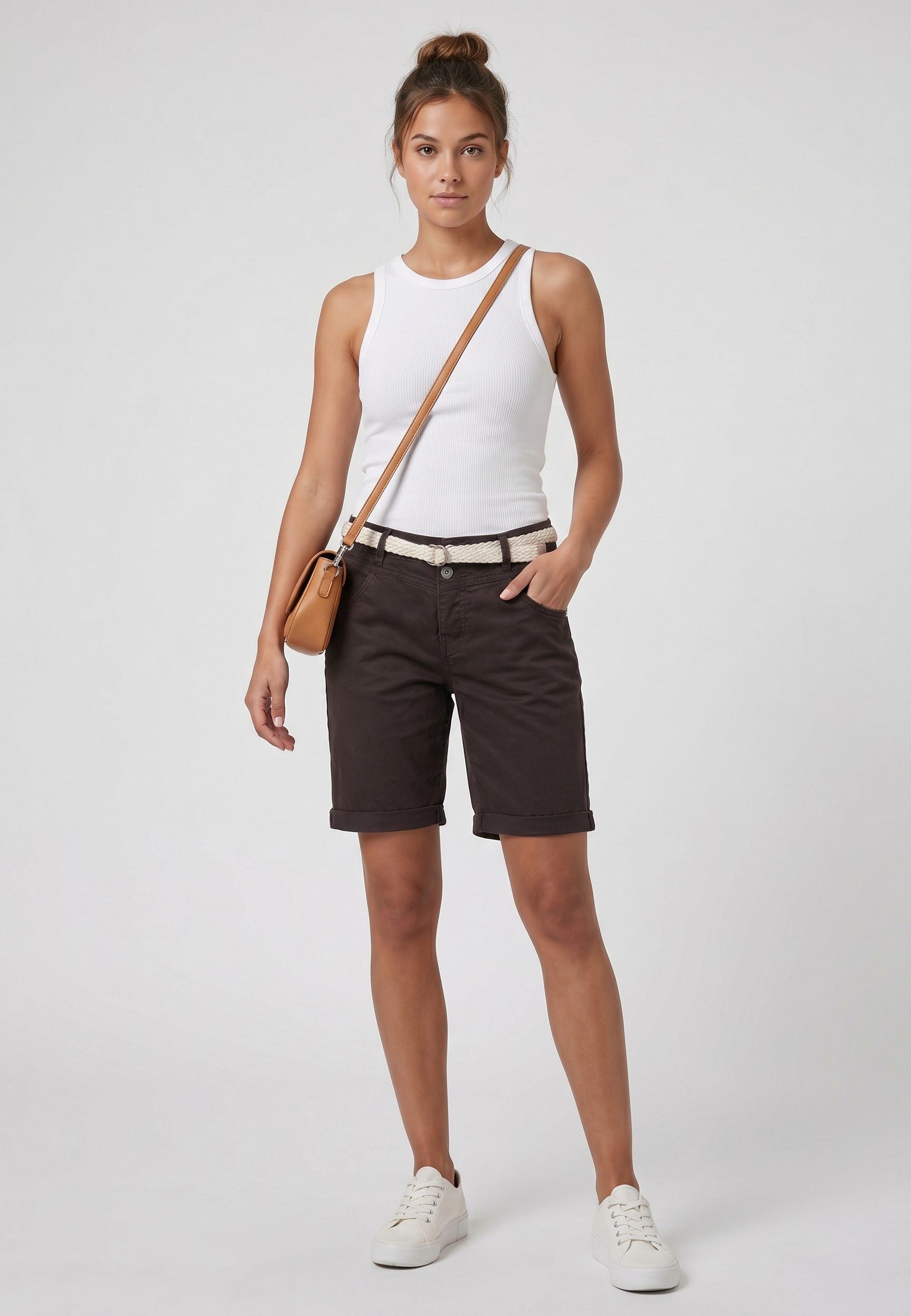 SUBLEVEL Bermudas Damen Shorts mit Gürtel Stretchshorts, schmaler Flechtgürtel